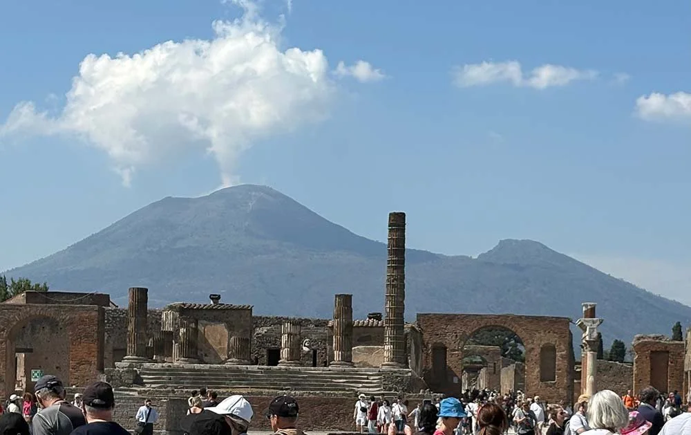 Pompei-and-Vesuvious.jpg