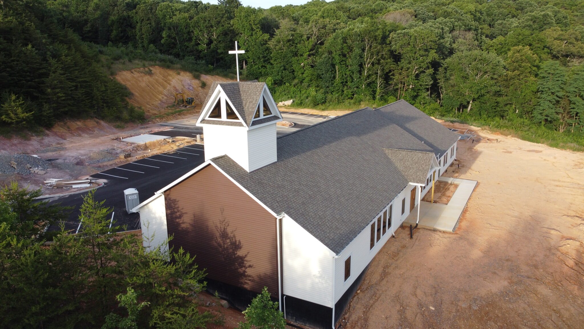 Our-Savior-Lutheran-Church_Roanoke-VA_Photo02.jpg
