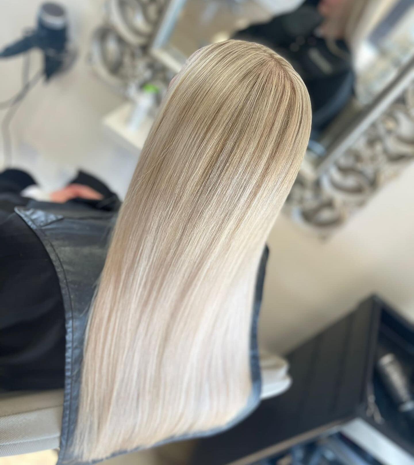 The most stunning highlight creation by our fabulous stylist Kasey, see the before and after for this blonde transformation.

Products used : @paulmitchell&nbsp;@paulmitchelluk @xgcolour #olaplex
⏰ &nbsp;Please be aware that any new colour clients re