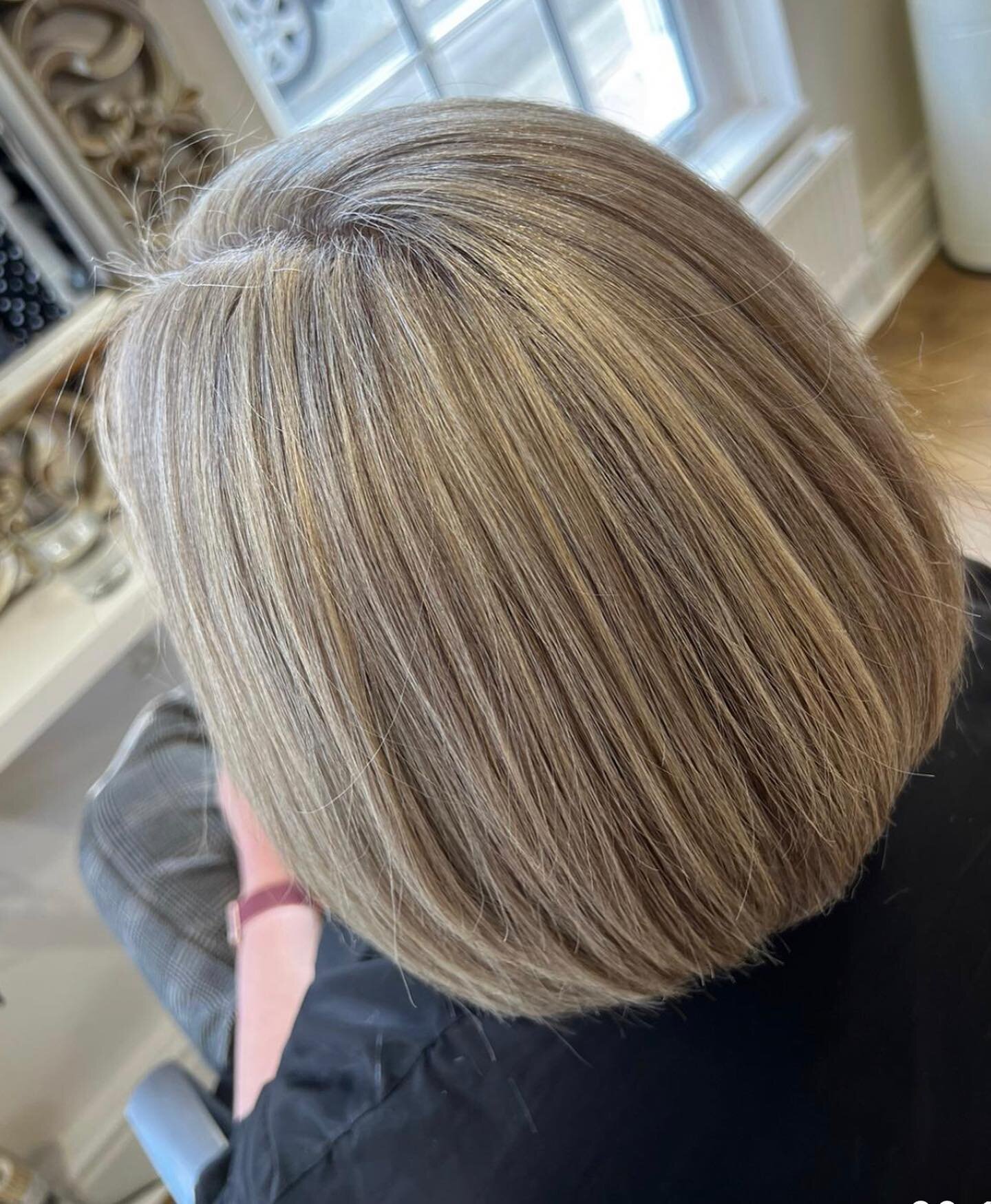 Team work ❤️, blonde highlight retouch by our independent designer Tonisha . And restyled by our designer Andrea. A stunning result for our guest by both of our designers . 

Products used : @paulmitchell&nbsp;@paulmitchelluk @xgcolour #olaplex
⏰ &nb