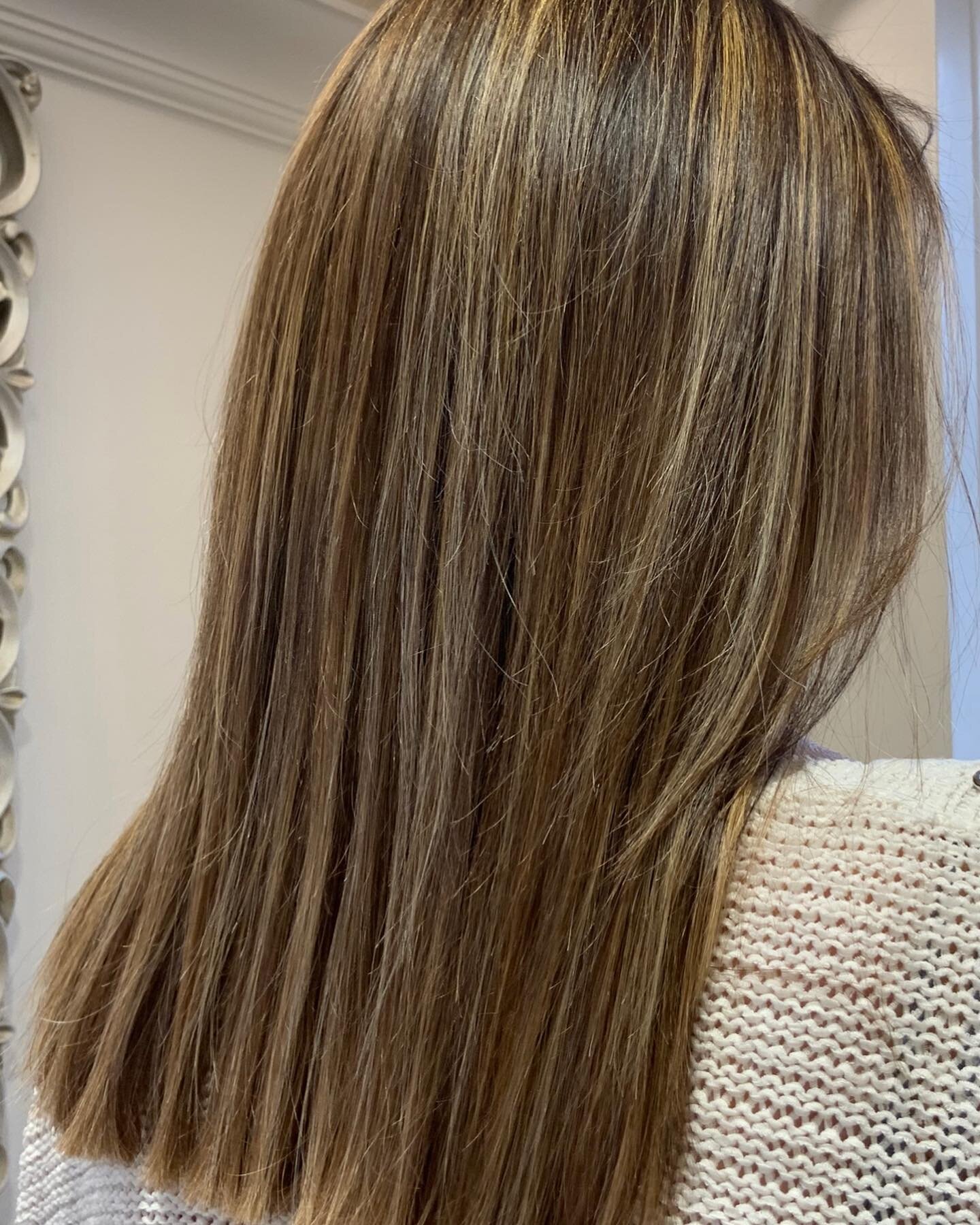 &bull;Honey blonde&bull;

Multiple tones created by low lighting and warmer blondes , to add depth and richness . 

Created by director/designer Fiona.

Products used : @paulmitchell&nbsp;@paulmitchelluk @xgcolour #olaplex
⏰ &nbsp;Please be aware tha