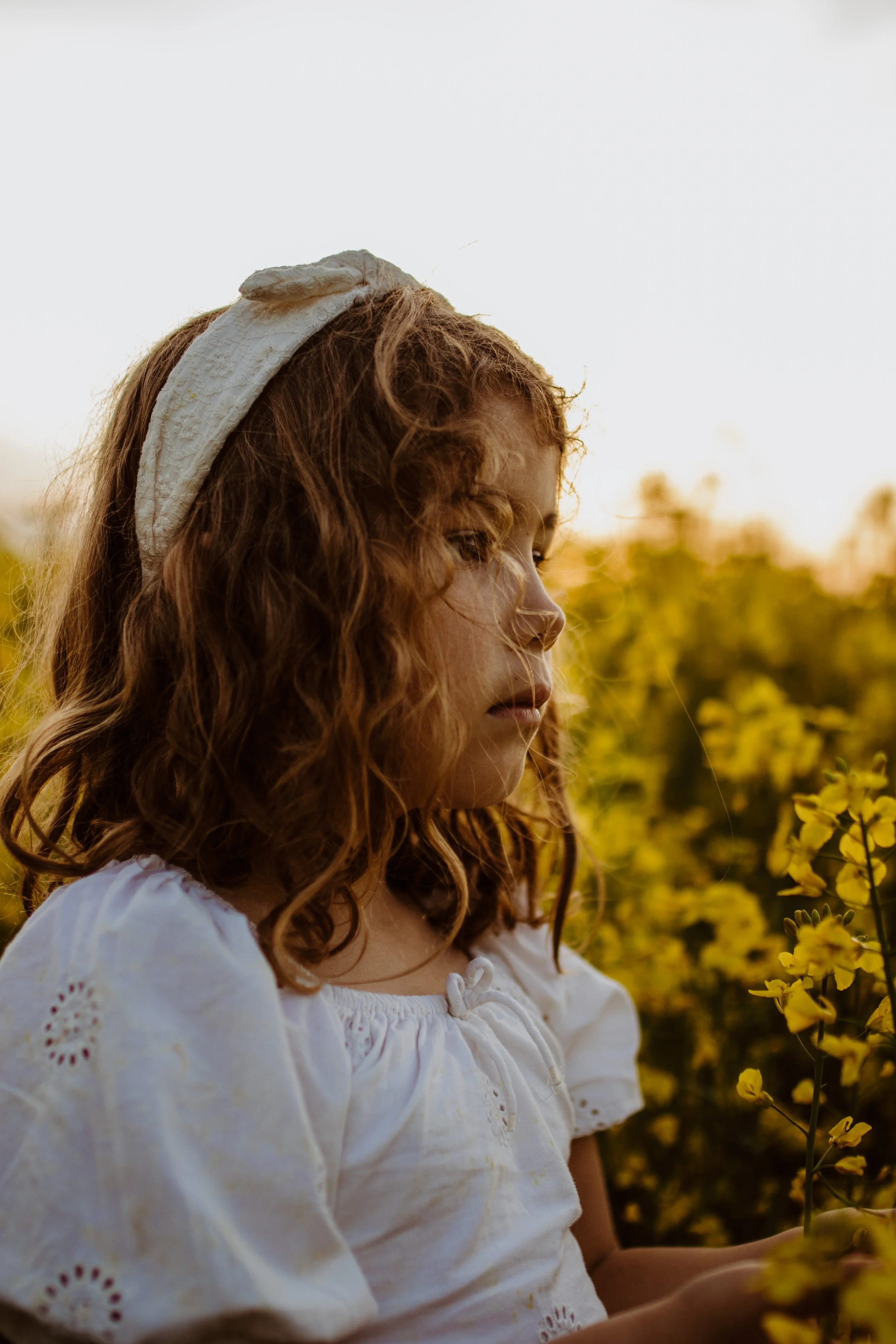Hertfordshire Spring Mini Photoshoot, Spring Family Photography, Spring Mini Session, Rapeseed family photoshoot, Spring Colours, Spring Flower photography, Family Photoshoot Hertfordshire