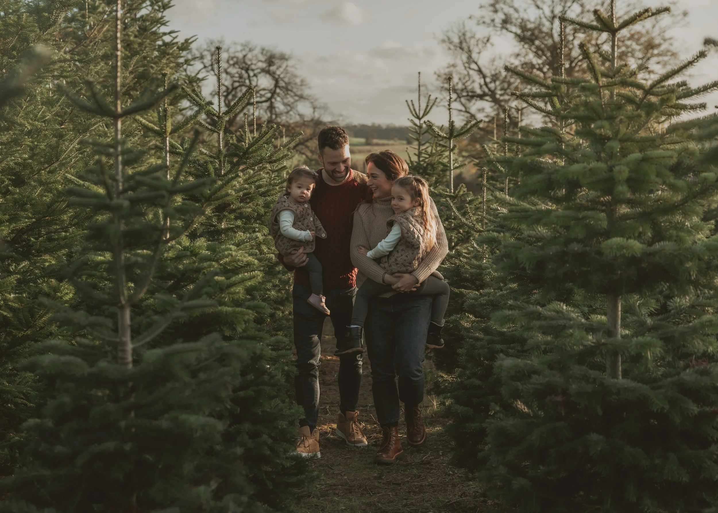 Hertfordshire Christmas photographer, Christmas mini sessions Hertfordshire, Hitchin Christmas photoshoot, family Christmas photoshoot Hertfordshire, Christmas tree farm photoshoot, studio Christmas mini sessions Hitchin, natural Christmas photograph