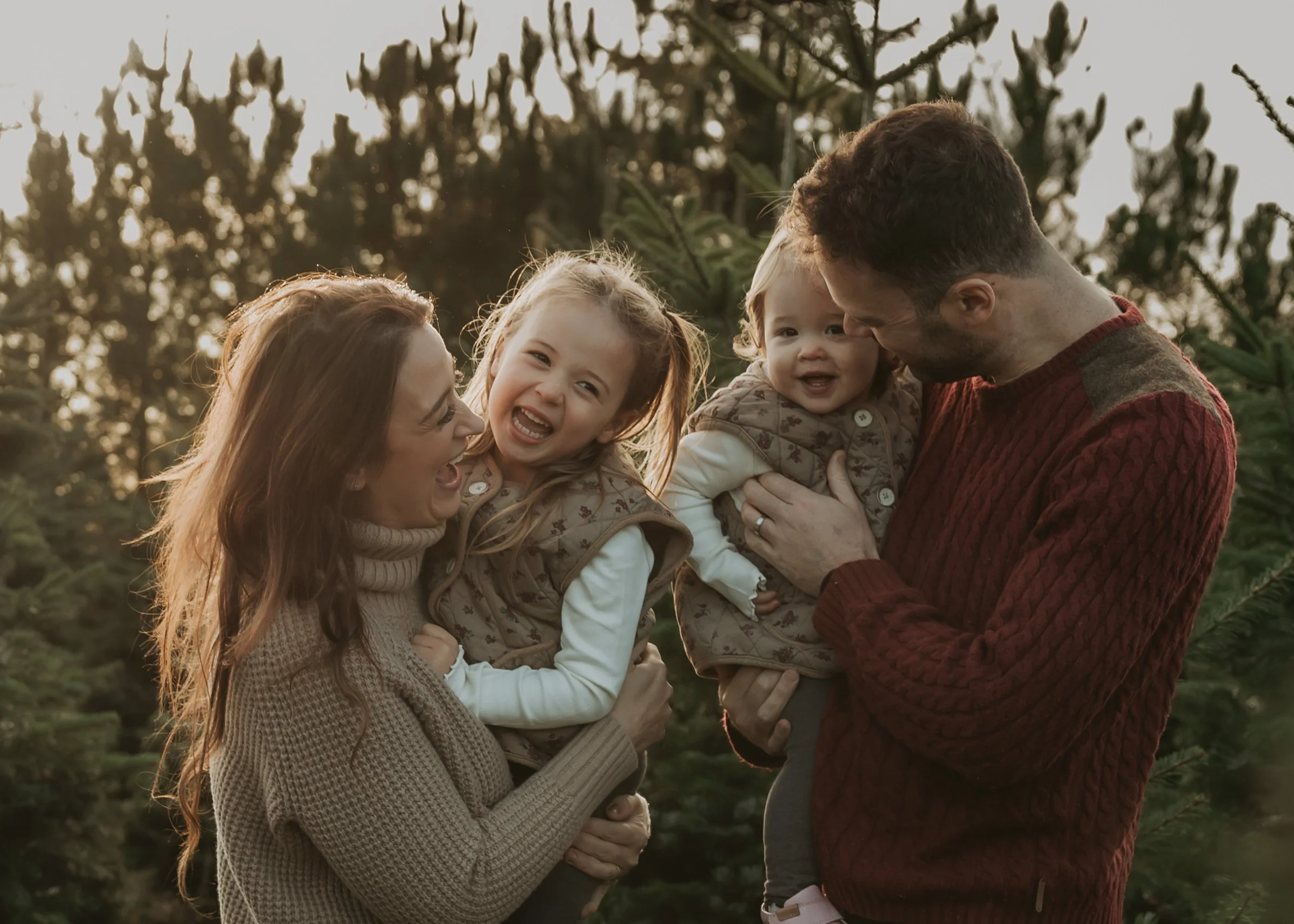 Hertfordshire Christmas photographer, Christmas mini sessions Hertfordshire, Hitchin Christmas photoshoot, family Christmas photoshoot Hertfordshire, Christmas tree farm photoshoot, studio Christmas mini sessions Hitchin, natural Christmas photograph