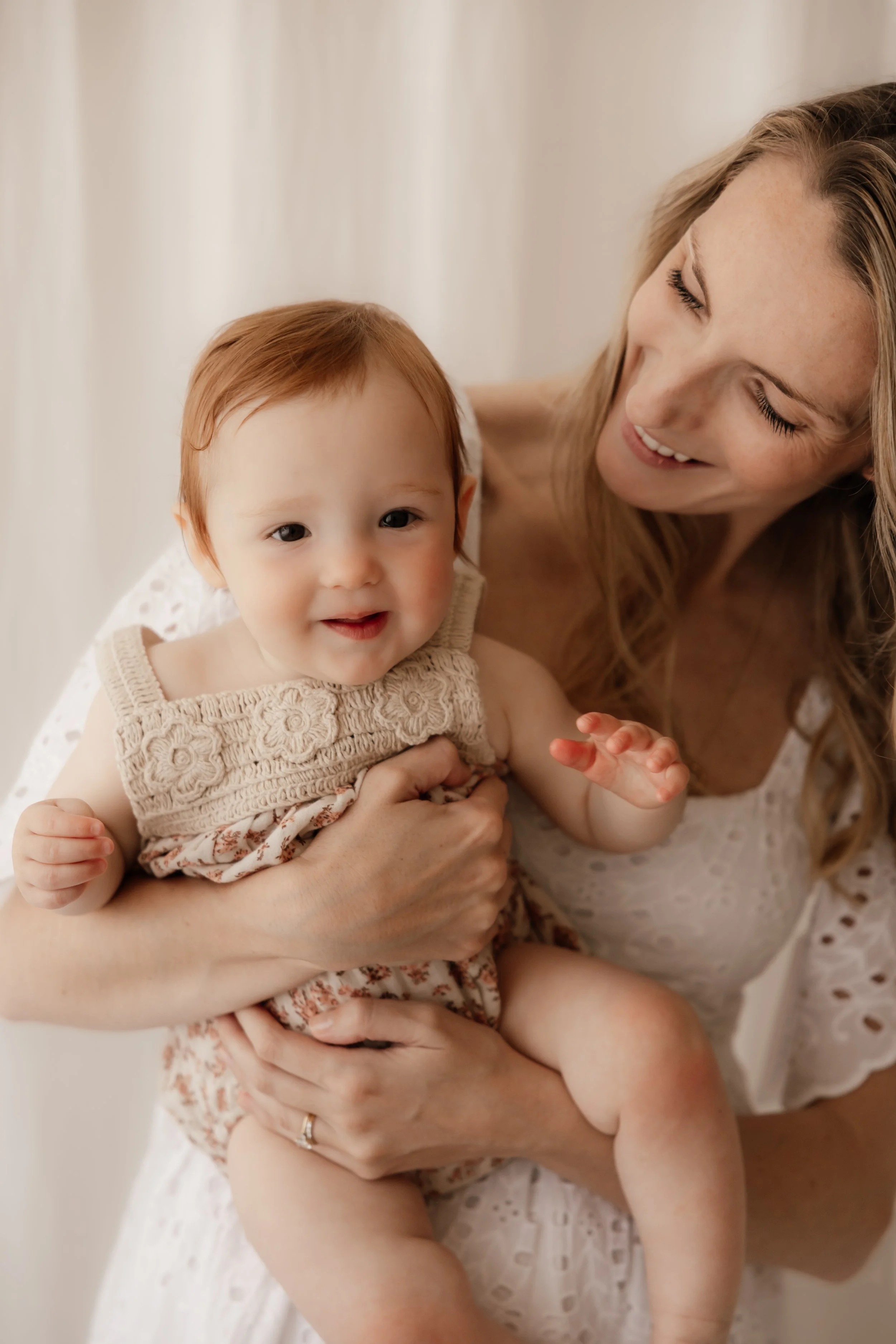 Mother's Day Mini Session Hertfordshire Hitchin, Mum and Baby photoshoot, Mother's Day photoshoot Hertfordshire, Mother's Day Photos Hertfordshire, Hertfordshire Motherhood Photographer, Mummy and Me Photoshoot Hertfordshire, Family Photographer Hert