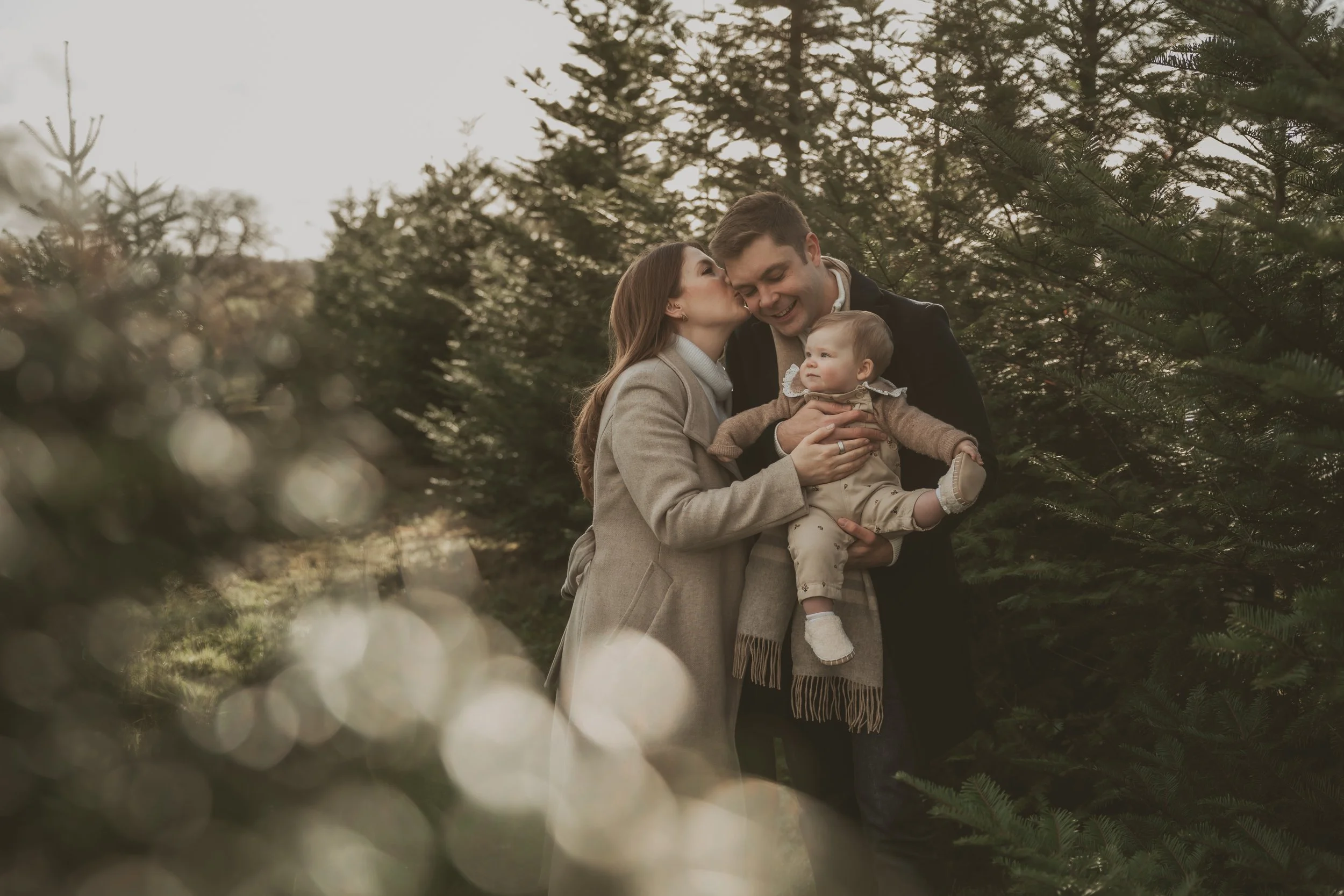 Hertfordshire Christmas photographer, Christmas mini sessions Hertfordshire, Hitchin Christmas photoshoot, family Christmas photoshoot Hertfordshire, Christmas tree farm photoshoot, studio Christmas mini sessions Hitchin, natural Christmas photograph