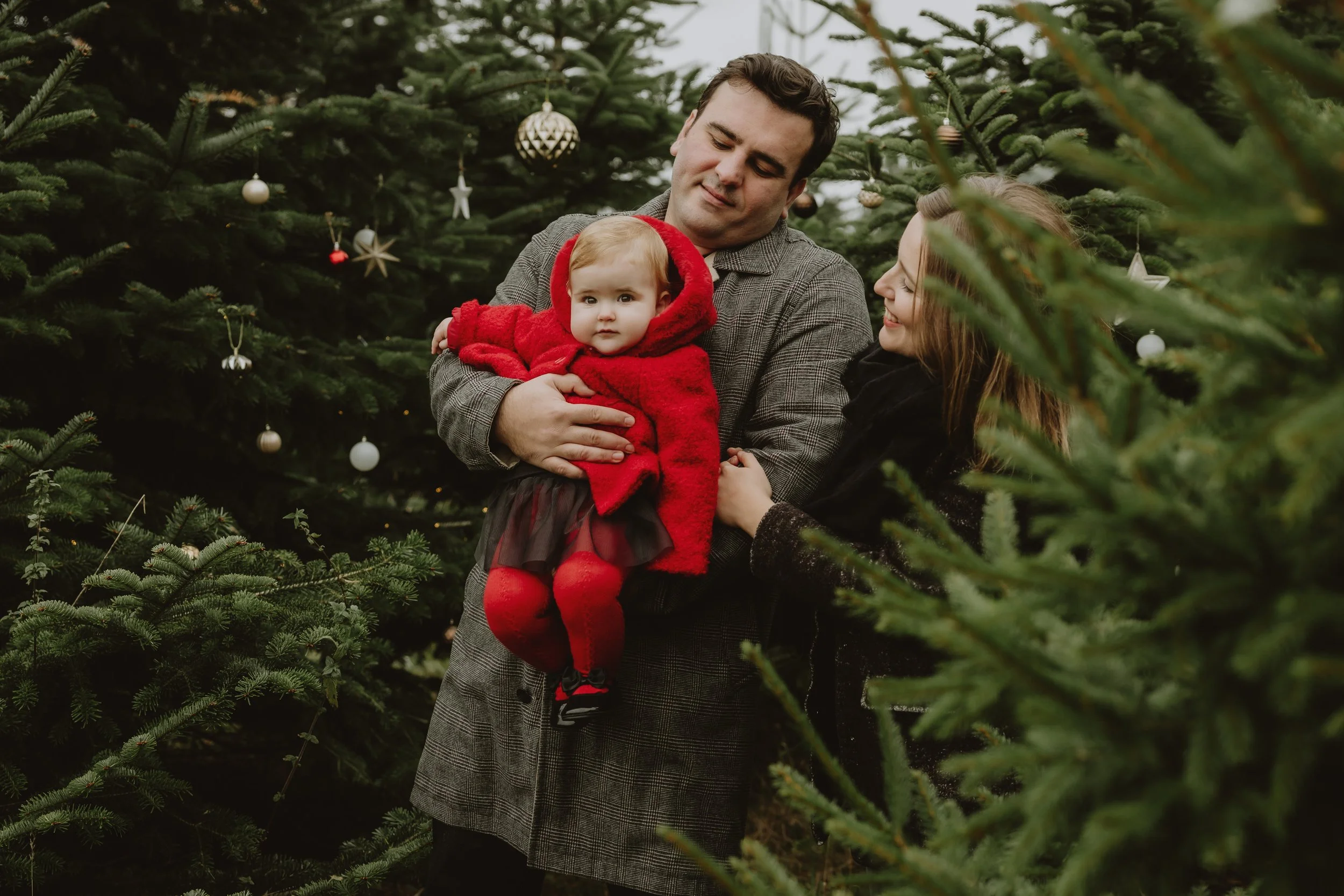 Hertfordshire Christmas photographer, Christmas mini sessions Hertfordshire, Hitchin Christmas photoshoot, family Christmas photoshoot Hertfordshire, Christmas tree farm photoshoot, studio Christmas mini sessions Hitchin, natural Christmas photograph