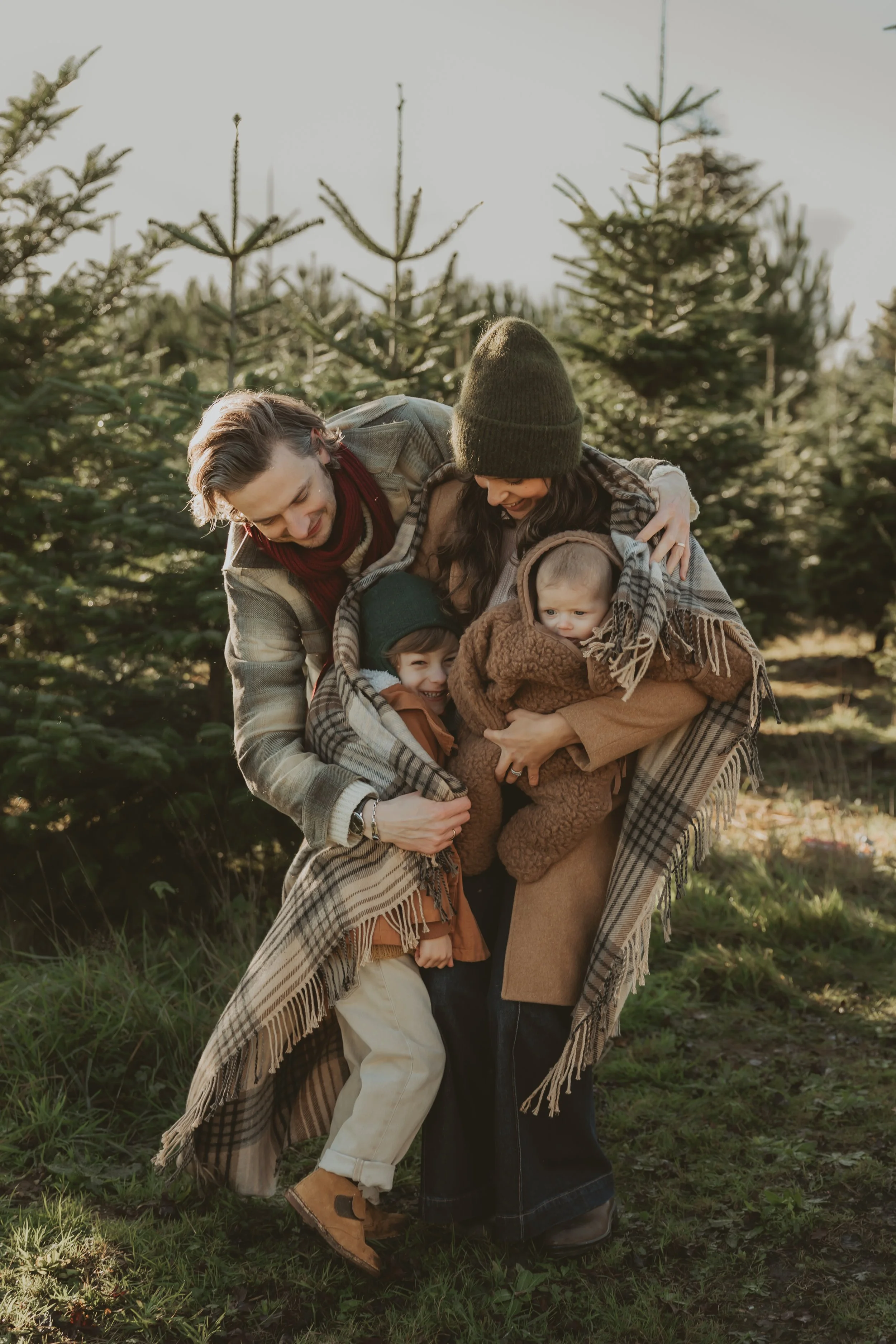 Hertfordshire Christmas photographer, Christmas mini sessions Hertfordshire, Hitchin Christmas photoshoot, family Christmas photoshoot Hertfordshire, Christmas tree farm photoshoot, studio Christmas mini sessions Hitchin, natural Christmas photograph