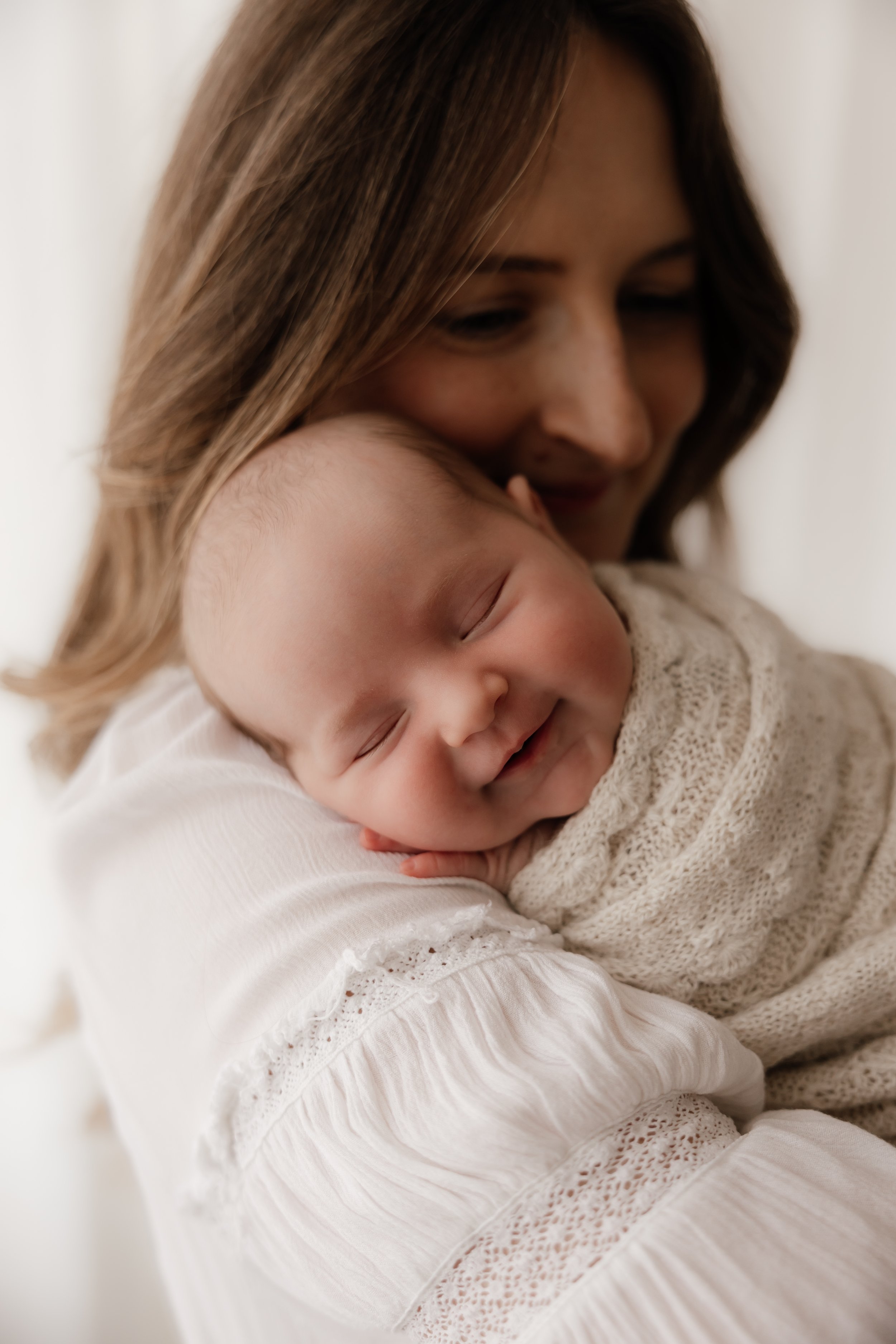 Mother's Day Mini Session Hertfordshire Hitchin, Mum and Baby photoshoot, Mother's Day photoshoot Hertfordshire, Mother's Day Photos Hertfordshire, Hertfordshire Motherhood Photographer, Mummy and Me Photoshoot Hertfordshire, Family Photographer Hert