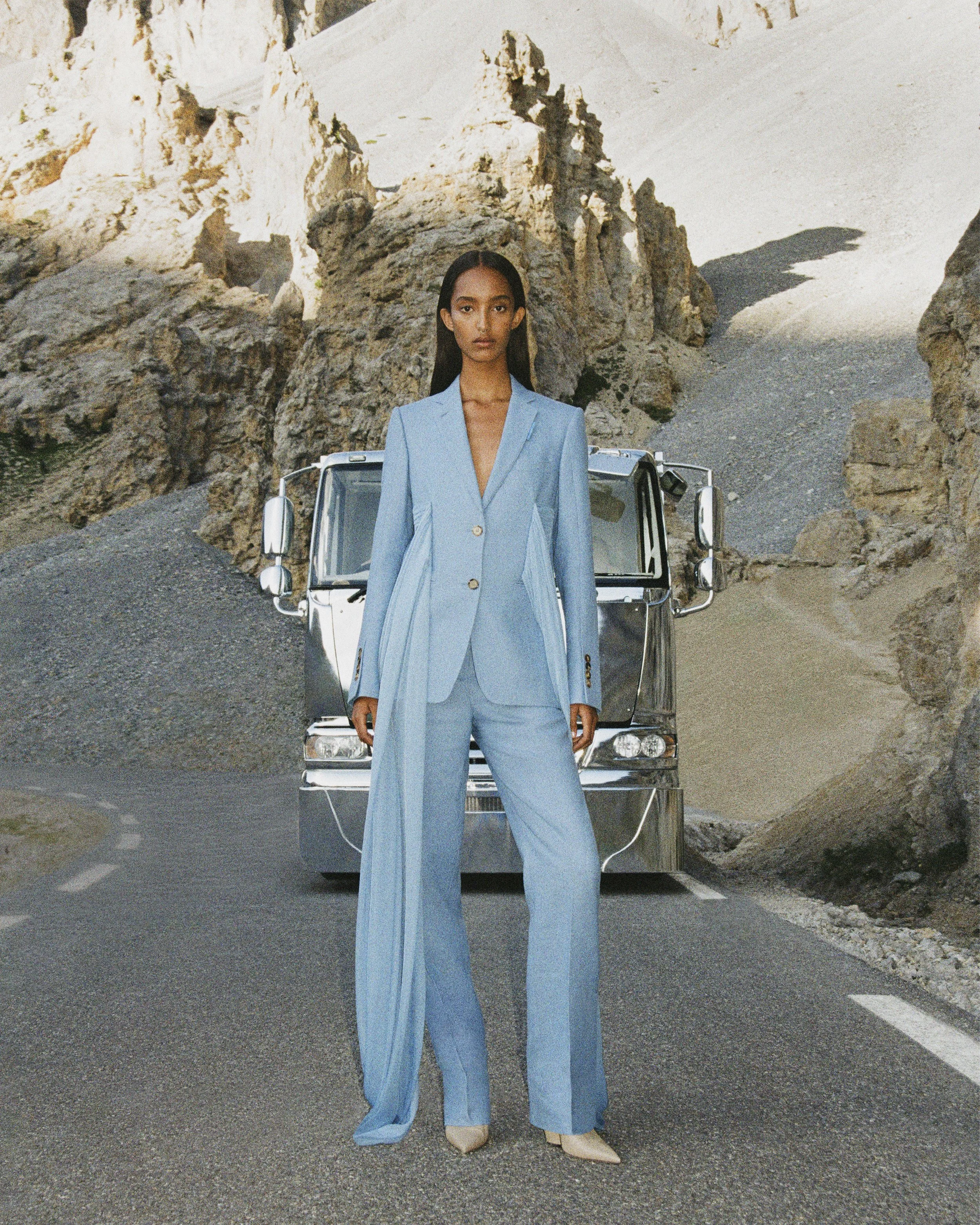 2020_AW20_MAIN_CAMPAIGN_SUPPORTING_RGB_CROPPED_29.jpg
