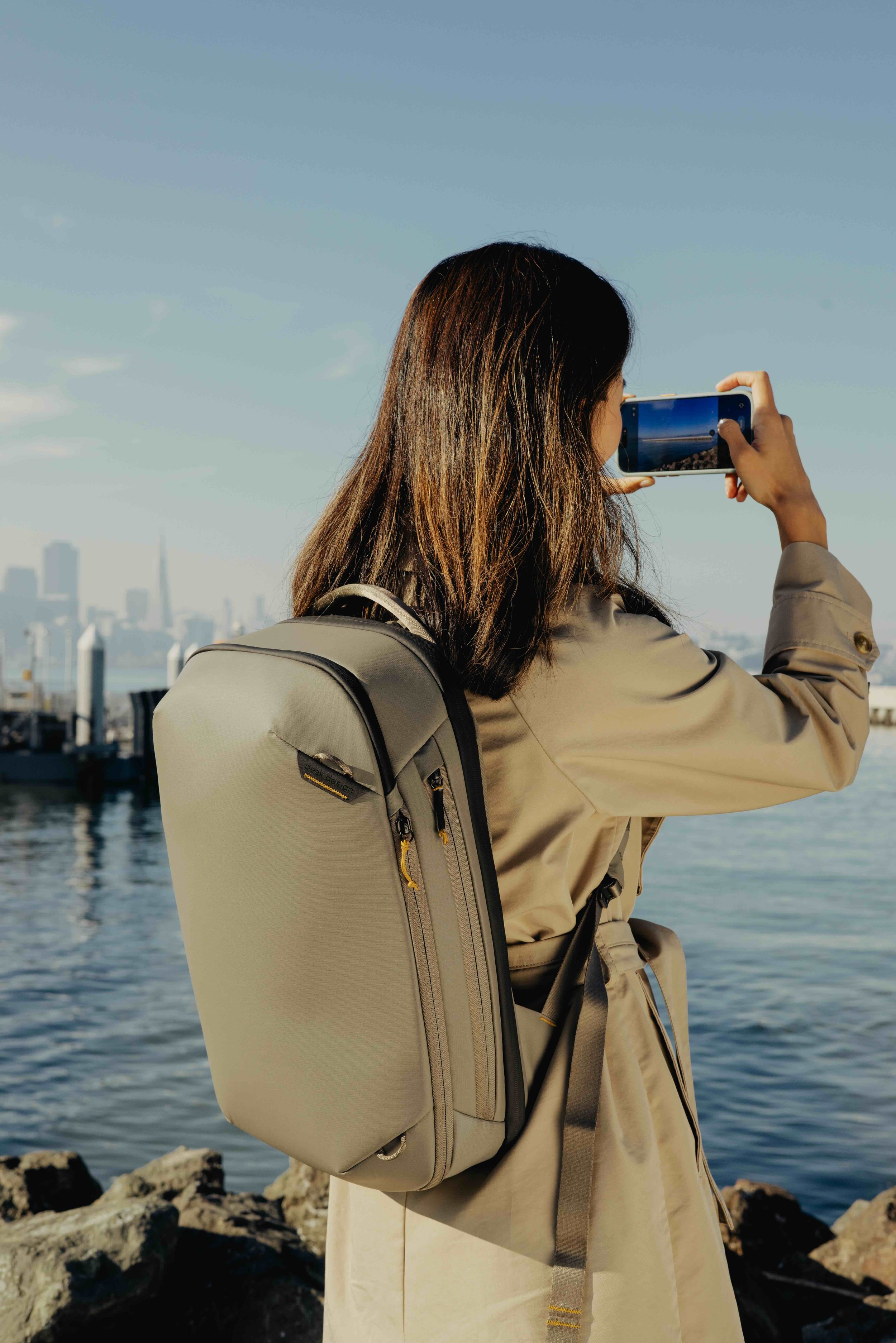 bags-travel-20L-stone-lifestyle-159A0852.jpeg