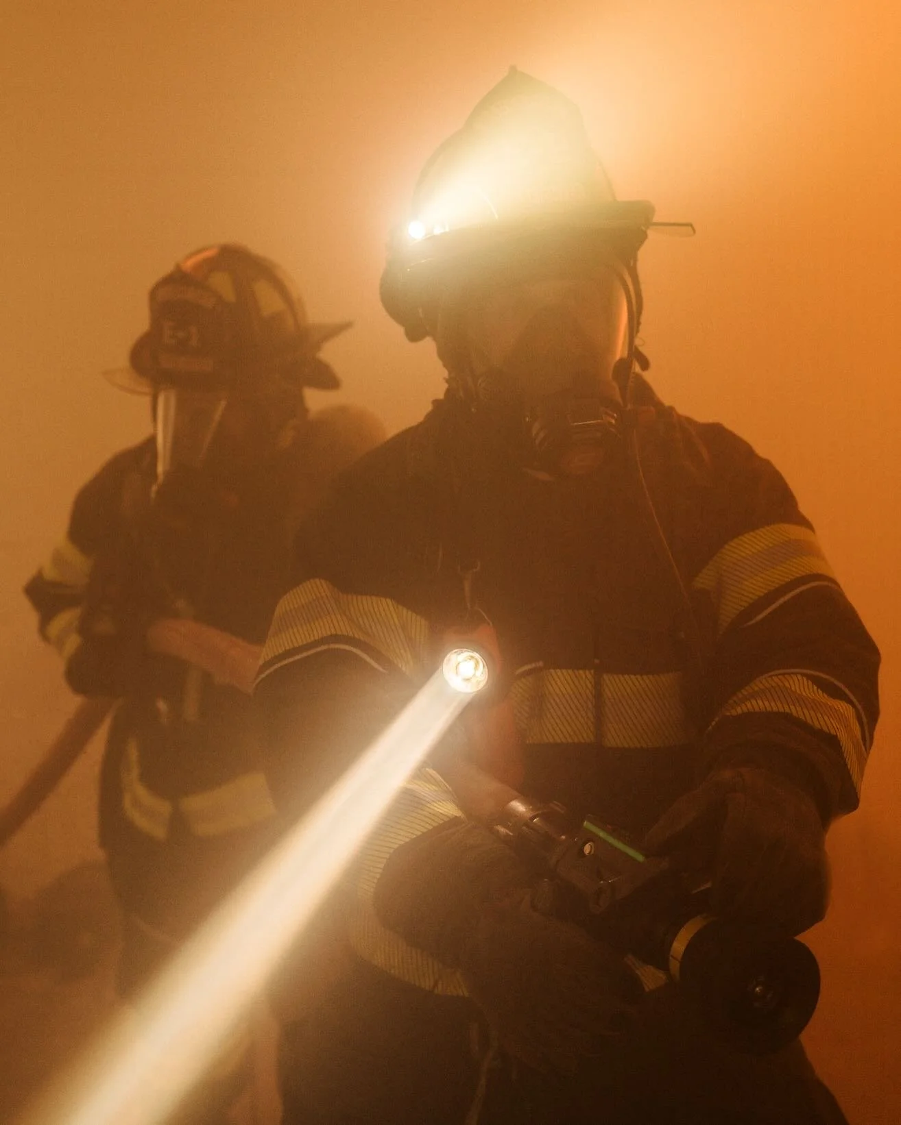 An in-use image and BTS for @sam_waterflow

Production by @electrcsoul 
Lighting by @mdh_hammer 
Grip and BTS photo by @oscarthewolfcreative