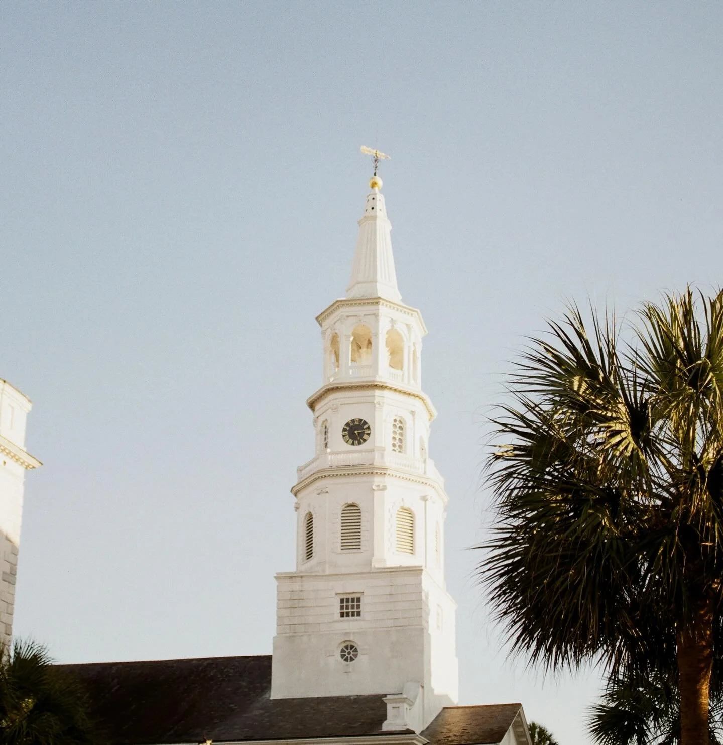 Charleston on film
@kodakalaris @thefindlab @thehybridco #thefindlab #kodakgold #pentaxk1000 #pentax645