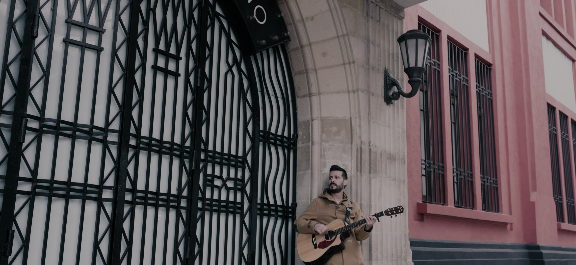 LET presenta "Instinto"