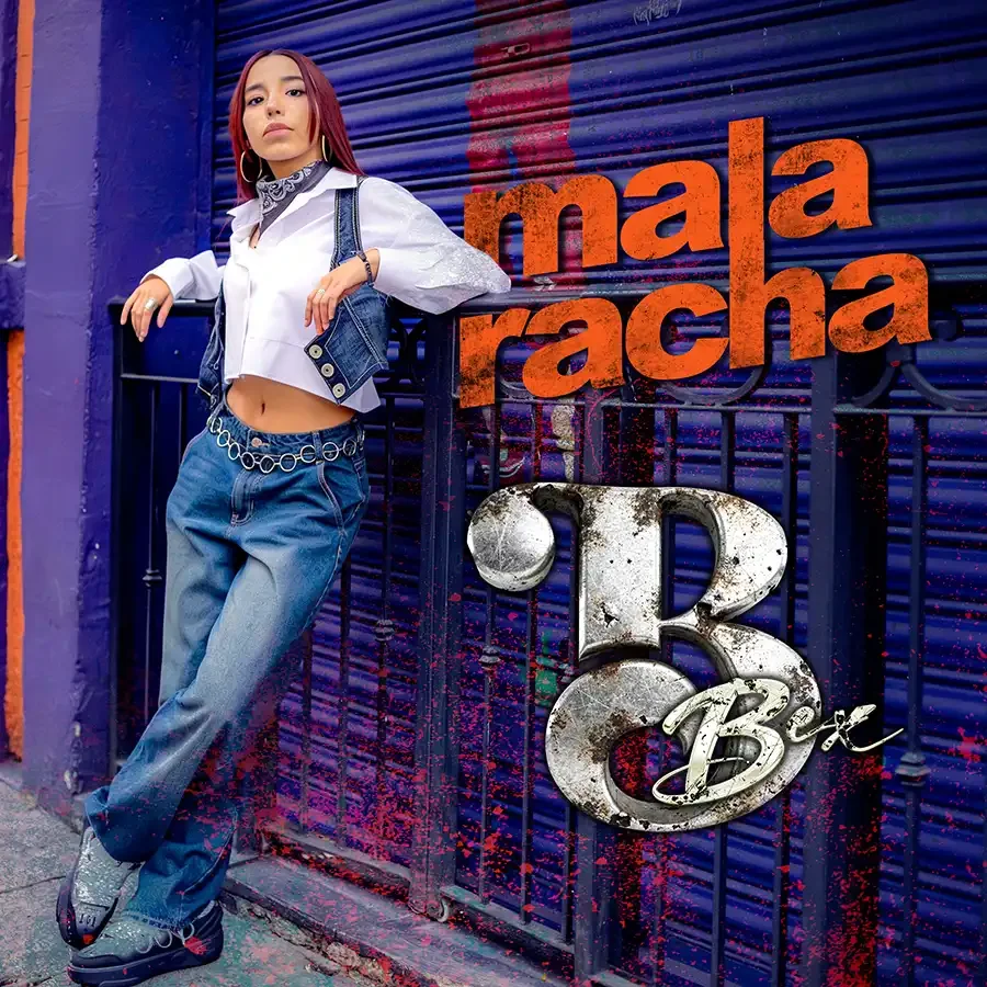 Catarsis, acordeones y norteño urbano: Betty Bex presenta su visceral sencillo "Mala Racha".