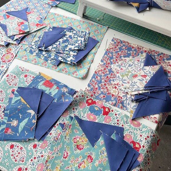 A few pictures of what we&rsquo;ve been making using the stunning Jubilee collection from Tilda. We&rsquo;ve paired the fabrics with Tula Pink Celestial which works so well. The quilt will be heading to @longarmquilterchris shortly for longarm quilti