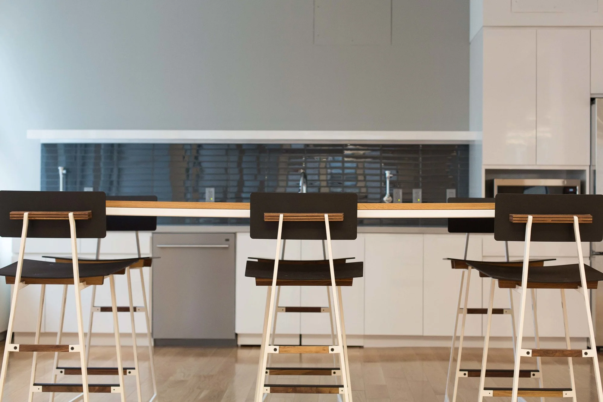 Catenary Bar Stool | TOKEN