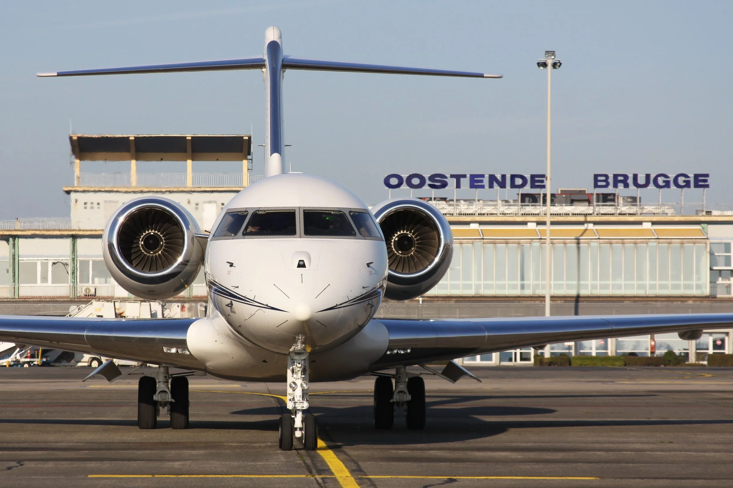 Minister Brouns verleent nieuwe vergunning voor Luchthaven Oostende-Brugge
