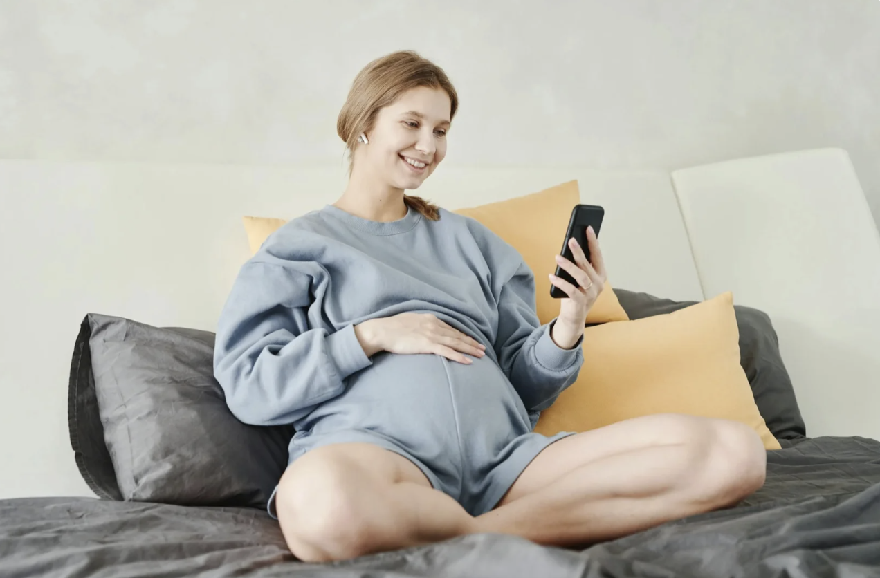 Pregnant woman, working parent