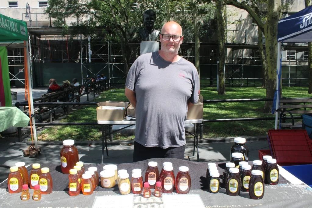 As Shoppers Avoid Supermarket Lettuce, NYC Greenmarkets Thrive