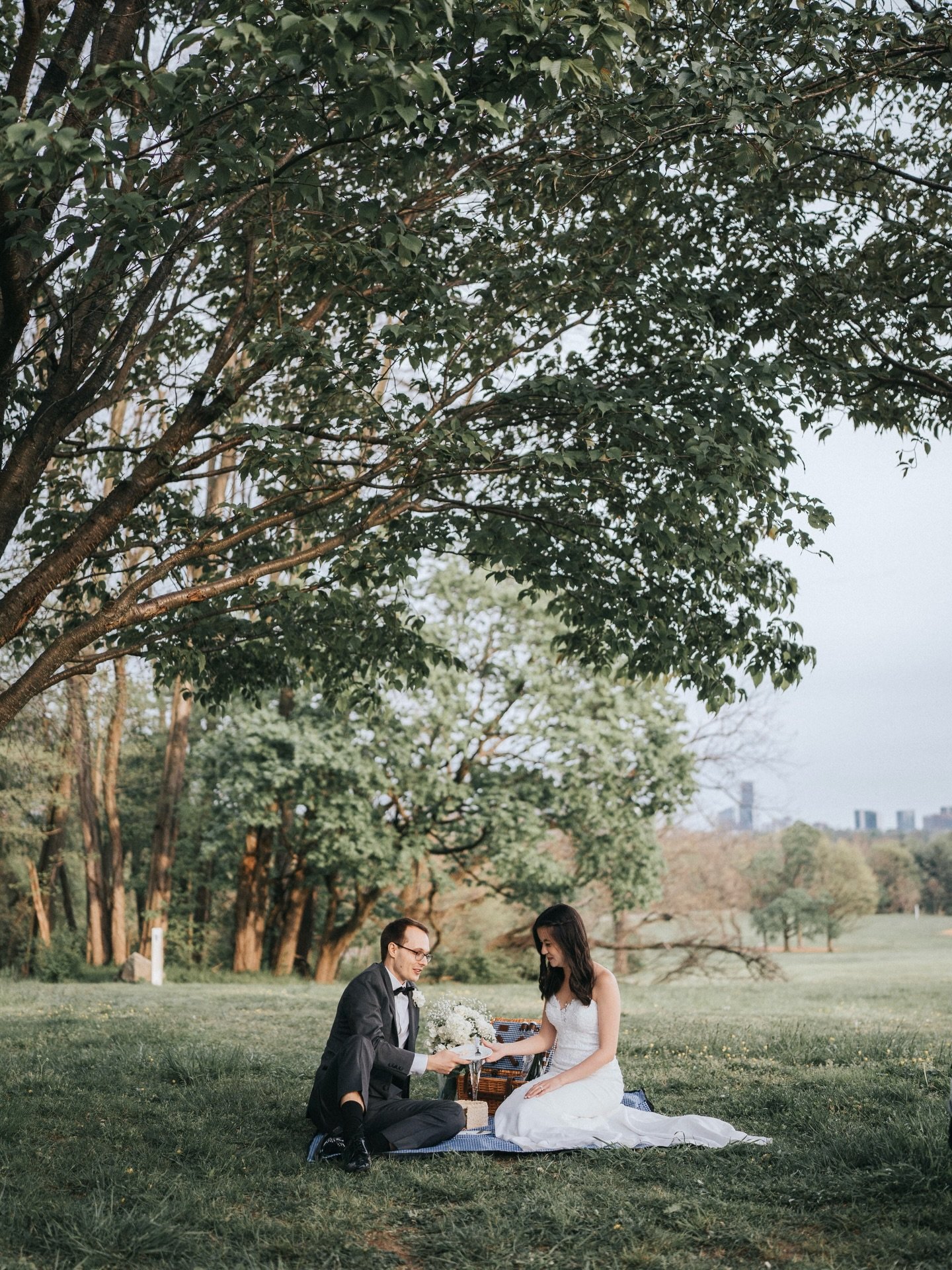 You&rsquo;re allowed to get dressed up again. 

Not just for your wedding, but for your life after it. Anniversary sessions are a chance to celebrate where you are now and not just where you started.

Katelyn and Chris grab some champagne, a super cu