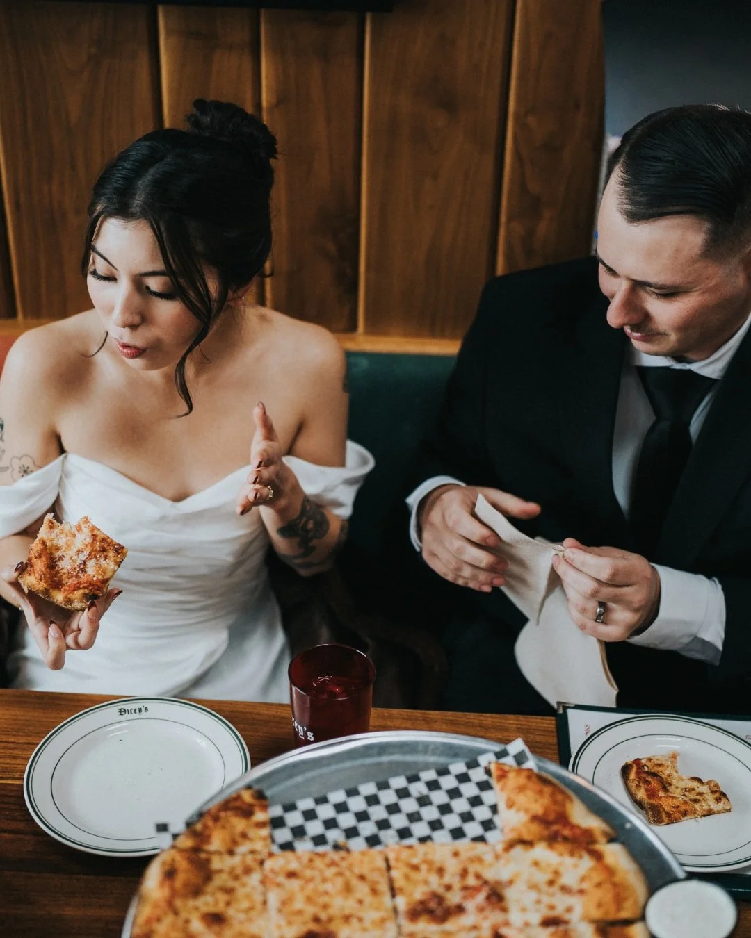 Your elopement deserves a side quest.

One of my favorite parts of this Nashville elopement? We ended it with pizza.

When you&rsquo;re planning an elopement, you get to fill the day with whatever sounds FUN to the two of you.

Grab pizza at your fav