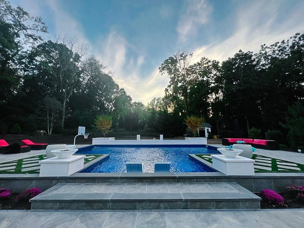 T-MINUS 2 WEEKS UNTIL WE START OPENING POOLS ! 
💦 🌺 🌳 

Pool Build- @sweeneyspoolsvc 
Masonry- @flawlessmasonryinc 
Stones- @matt_marmirostones 
Pool Equipment- @the_hayward_nation 
Pool Liner- @looplocpoolproducts 

#longisland #longislandny #lon