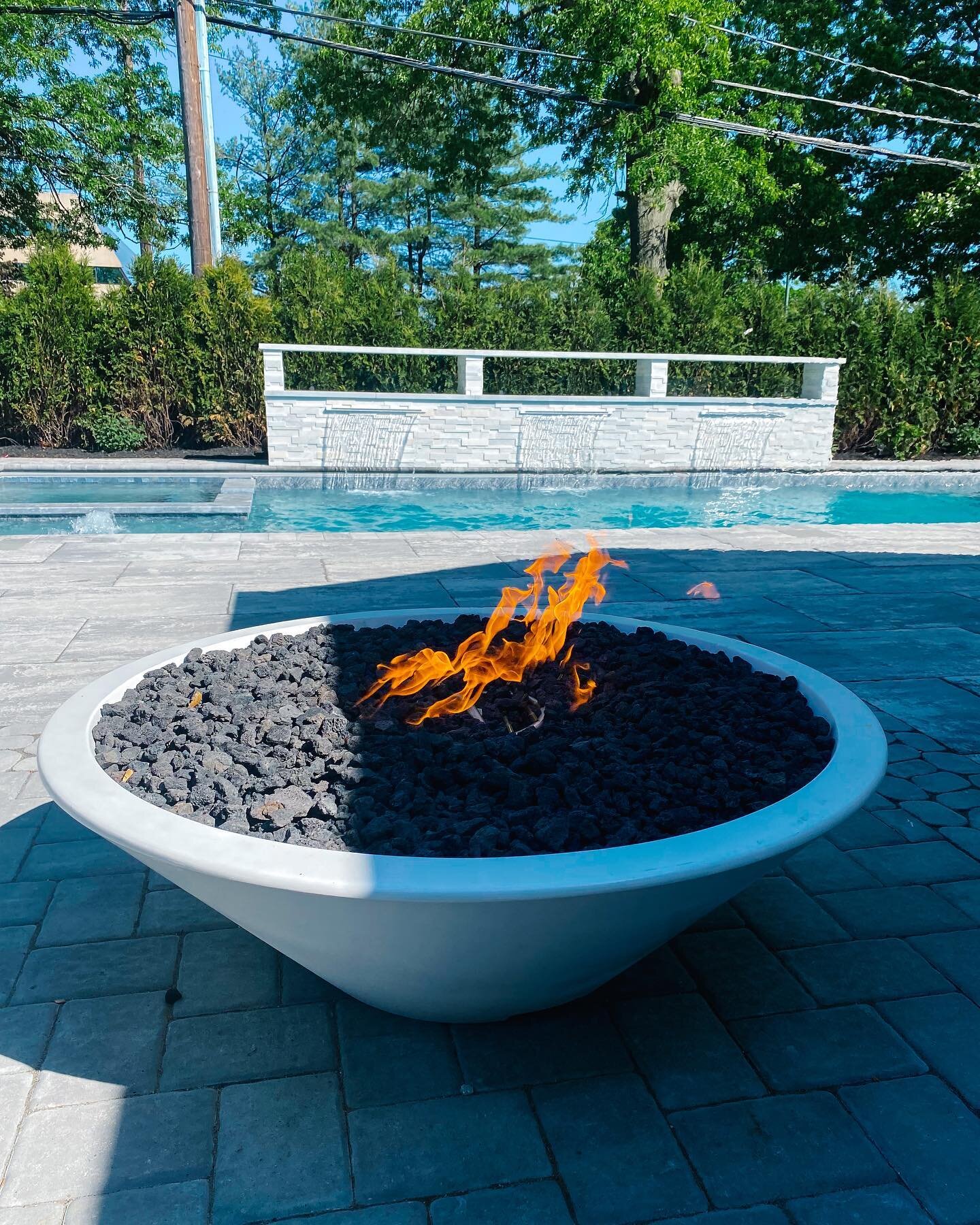 you guys are NOT ready for this season&rsquo;s projects! 💦🥵

Pool Build- @sweeneyspoolsvc 
Masonry- @flawlessmasonryinc 
Fire Features- @staycationproducts 
Pool Liner- @looplocpoolproducts

#longisland #longislandny #longislandhomes #longislandbac