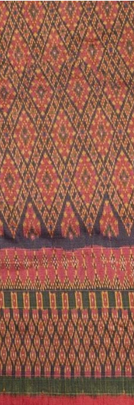 Vietnam. Fragment of Antique Cambodian Silk/Khmer Ikat: Collected 94-96. Total length of original piece 3m. Foto Ian Taylor. Accessed via https://www.iantaylor.ca/journal/antique-khmer-silk