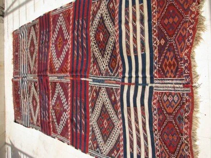 Syria. Kurdish Aleppo kilim. Dimension 145 cm long. Wool. Early 20th century. Rights of Oriental Rugs & Carpets. Accessed via https://orientalrugandcarpet.com/syrian-kurdish-kilim-997/. More info at  https://syrian-heritage.org/traditional-textiles-a