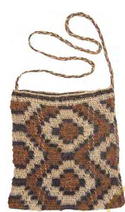 Chaco region (Bolivia-Argentina) Quadrangular meshwork bag and Detail thereof. “bolsa de malla”.Dimensions: 26cm x 29cm with braided strap 105cm.  Late republican period 1900-1950. Weenhayek culture.  Pina fibre (bromelia hieronimi). Meshwork bag str