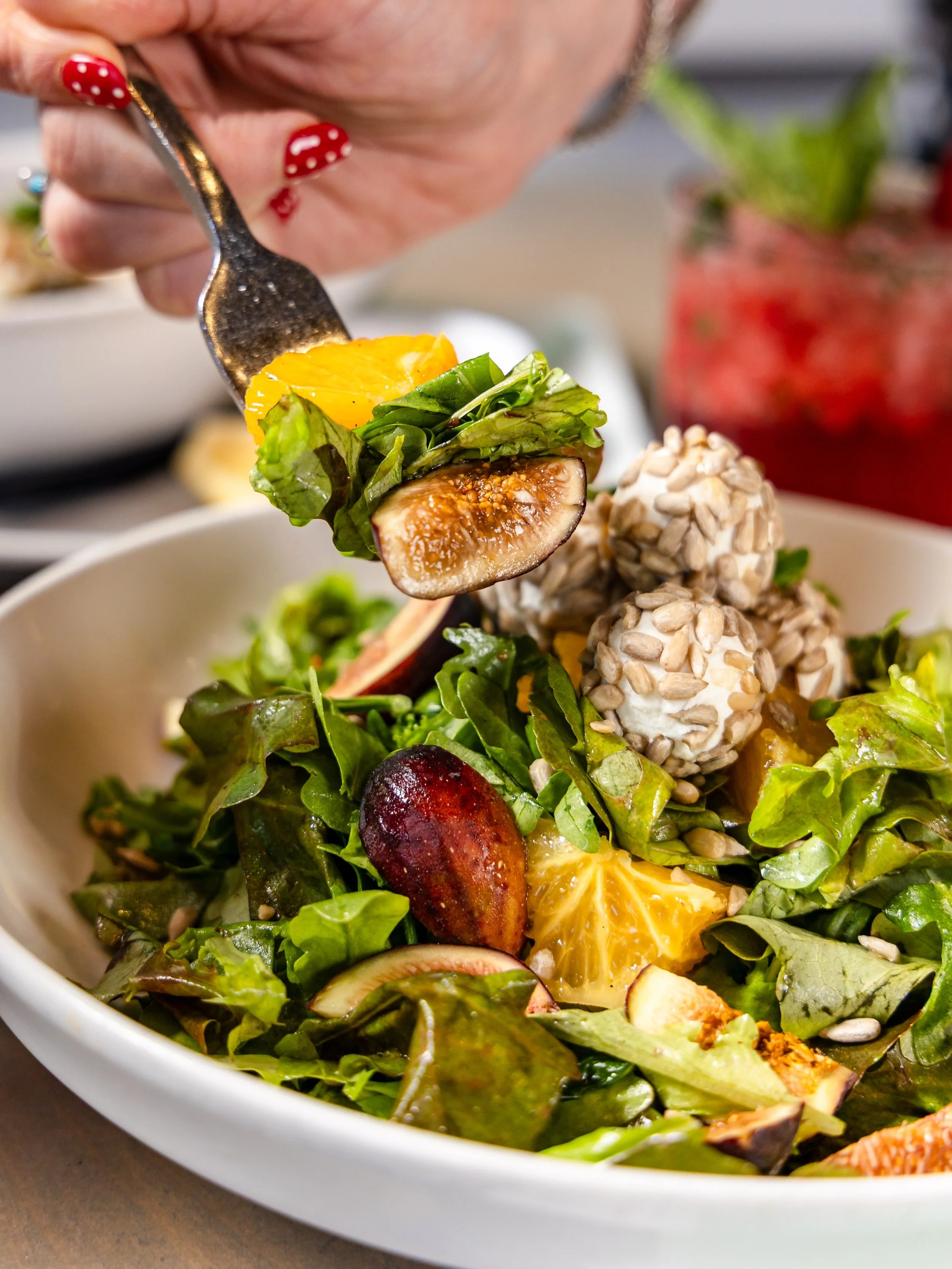 Last call at your local DIVE 📣 The Endless Summer Salad and Egyptian Soup stuck around for a little October encore, but only while supplies last! 

Come in to dine, or grab them to go!

&bull;
&bull;
&bull;
&bull;
&bull;

Fresh seafood Dallas | Dall