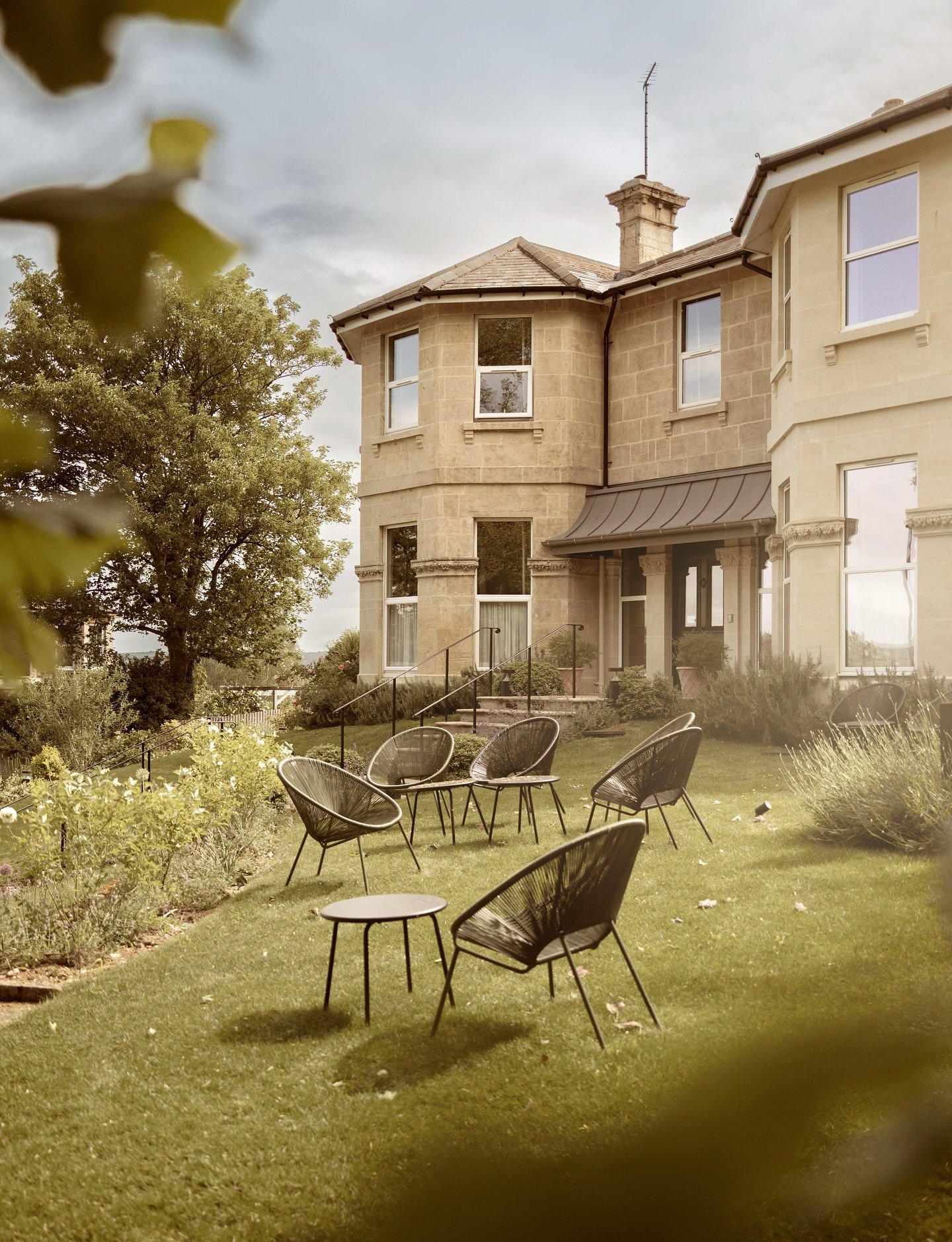 Summer&rsquo;s calling! Make the most of our inviting outdoor space - the perfect spot for a refreshing drink or a moment to relax before your next adventure.

Book direct and elevate your stay with optional extras like delightful afternoon tea for t