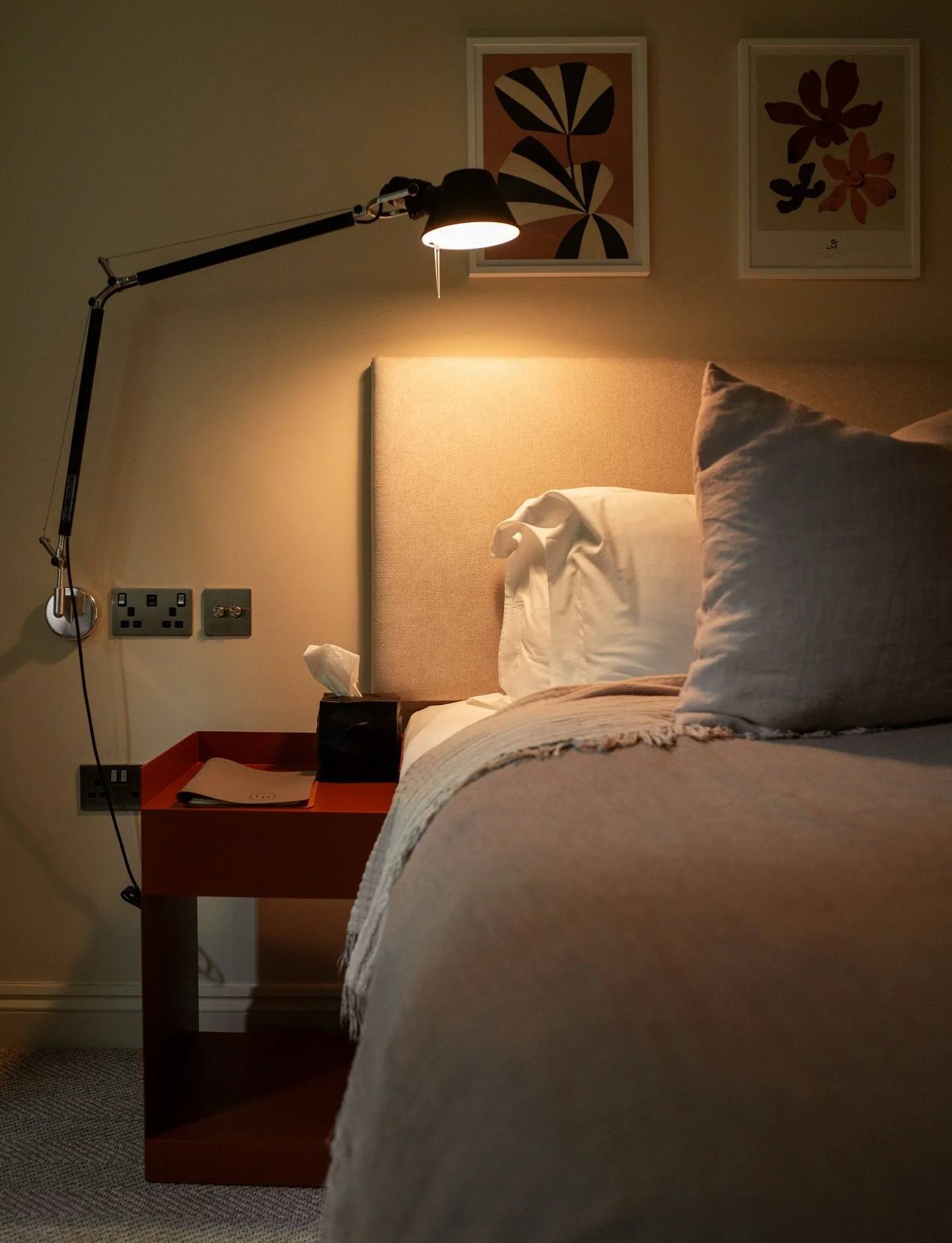 Cosy October evenings here at Leighton House 🍂

|
|
#october #placestogo #cosyevening #leightonhouse_bath #bathhotels #guesthouses #lounge #drinks #cosyspace #interior #boutiquehotel #bathengland #weekendsaway