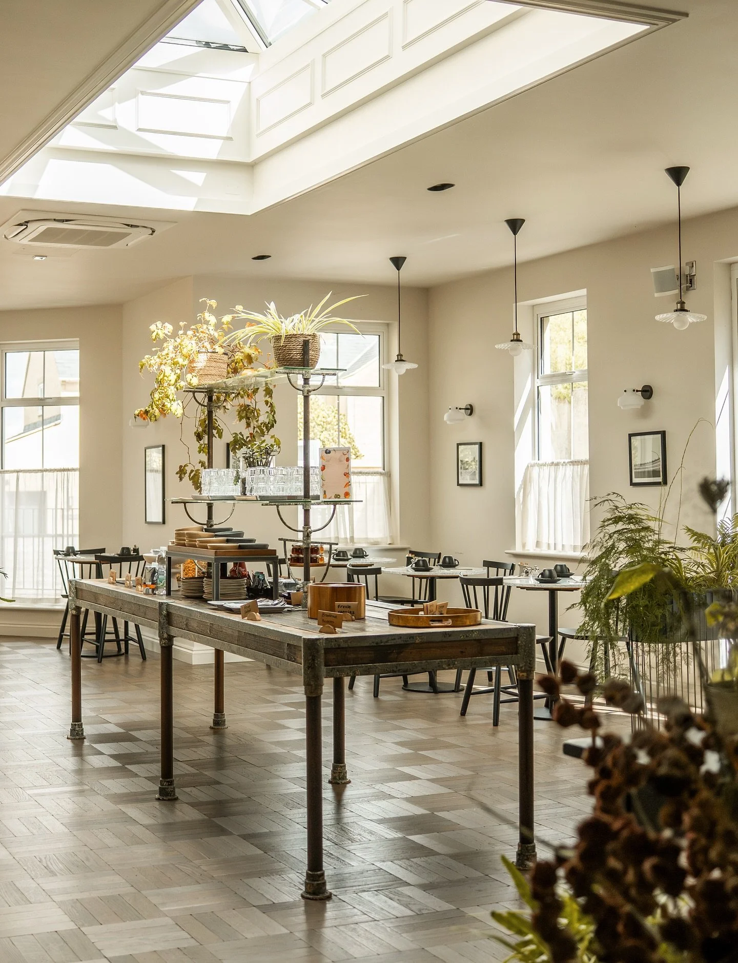 Your day starts here. No matter your plans for the day, you can be sure to get it off to a winning start with our delicious breakfast menu 🍳☕️
|
|

#leightonhouse_bath #breakfast #cosyliving #hotel #hoteltravelling #boutique #bath #bathuk #weekendsa