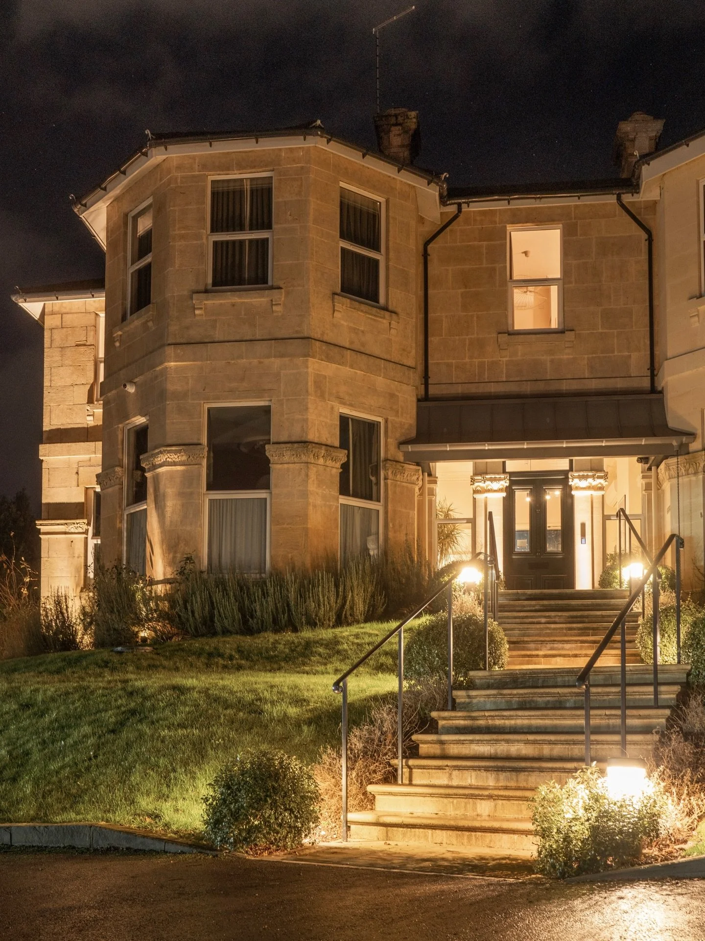 Setting the mood for a perfect evening 🕯️

Arriving late? We can accommodate late evening check ins, just let us know in advance and we will walk you through an easy self check in ✨

#eveningmood #placestostay #boutiqueguesthouse #bathengland #check