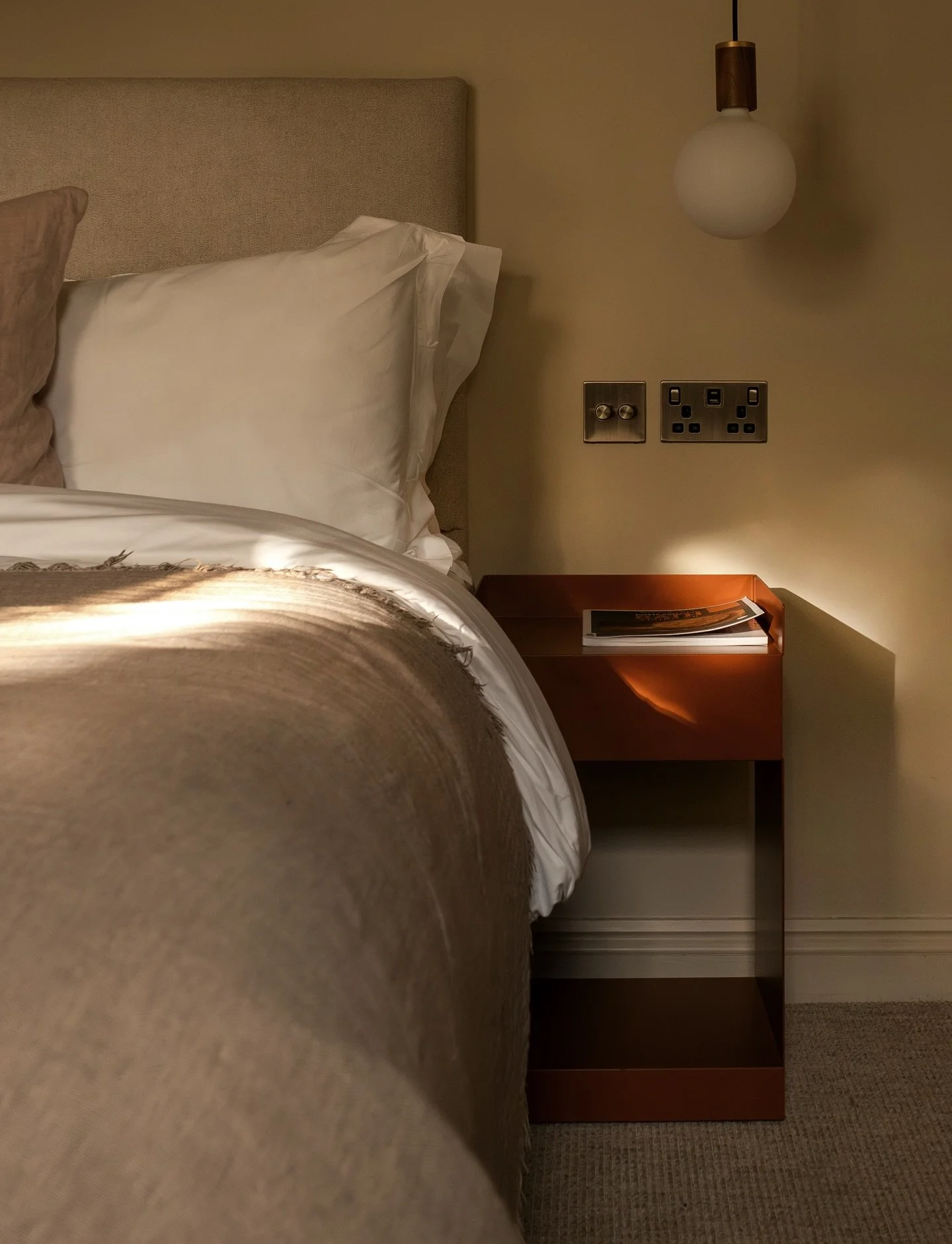 Moments of stillness with the recent gorgeous sunshine 🌞 

Thinking of staying with us soon? Check out our website link in our bio for the latest and best prices ✨

#springsunshine #bathengland  #sunny #guesthouse #relaxingmoments