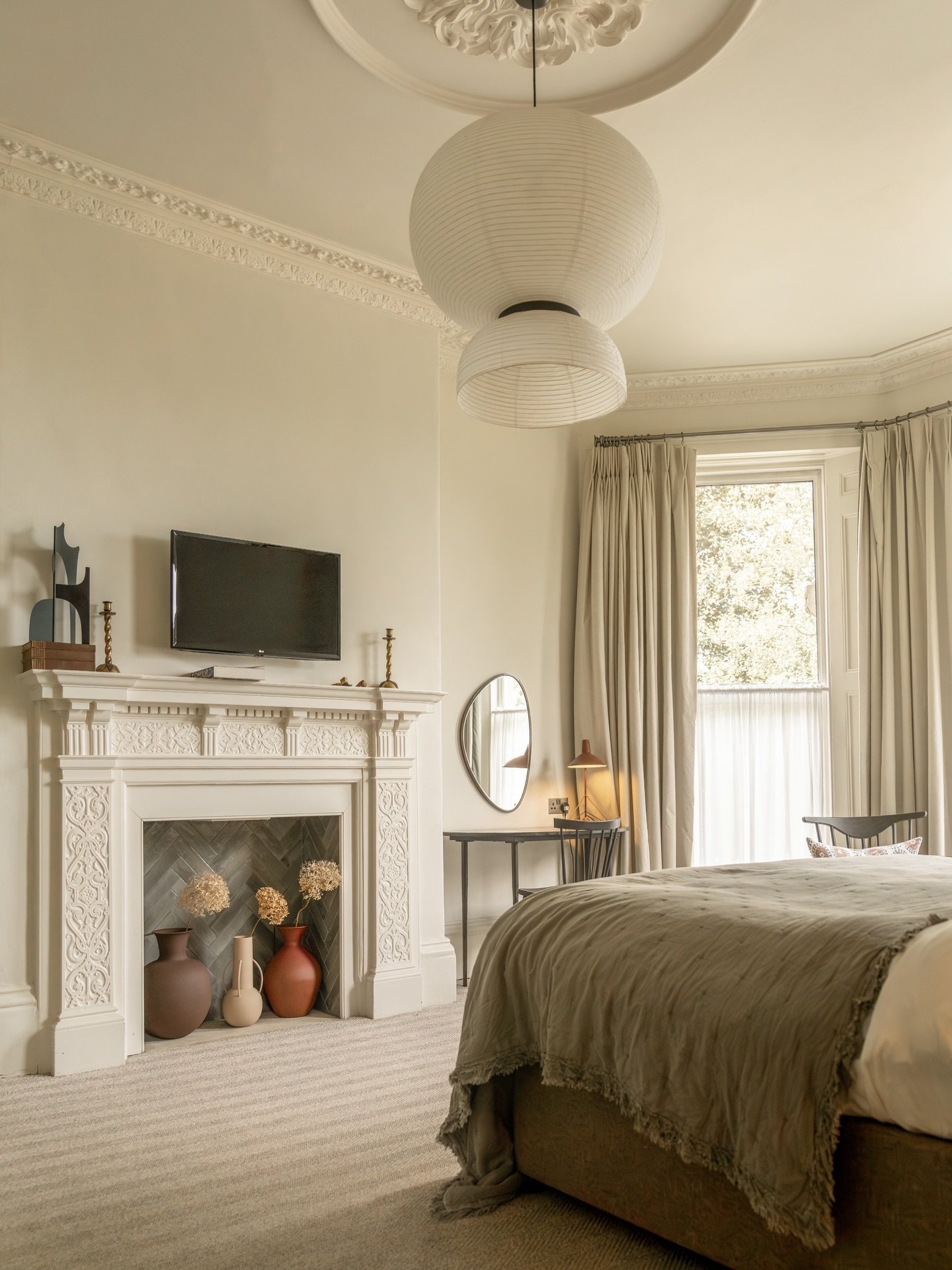 Unpack and make yourself feel at home. This is the ultimate do not disturb zone ✨

#interior #hotels #bathengland #placestostay #bedroomdecor