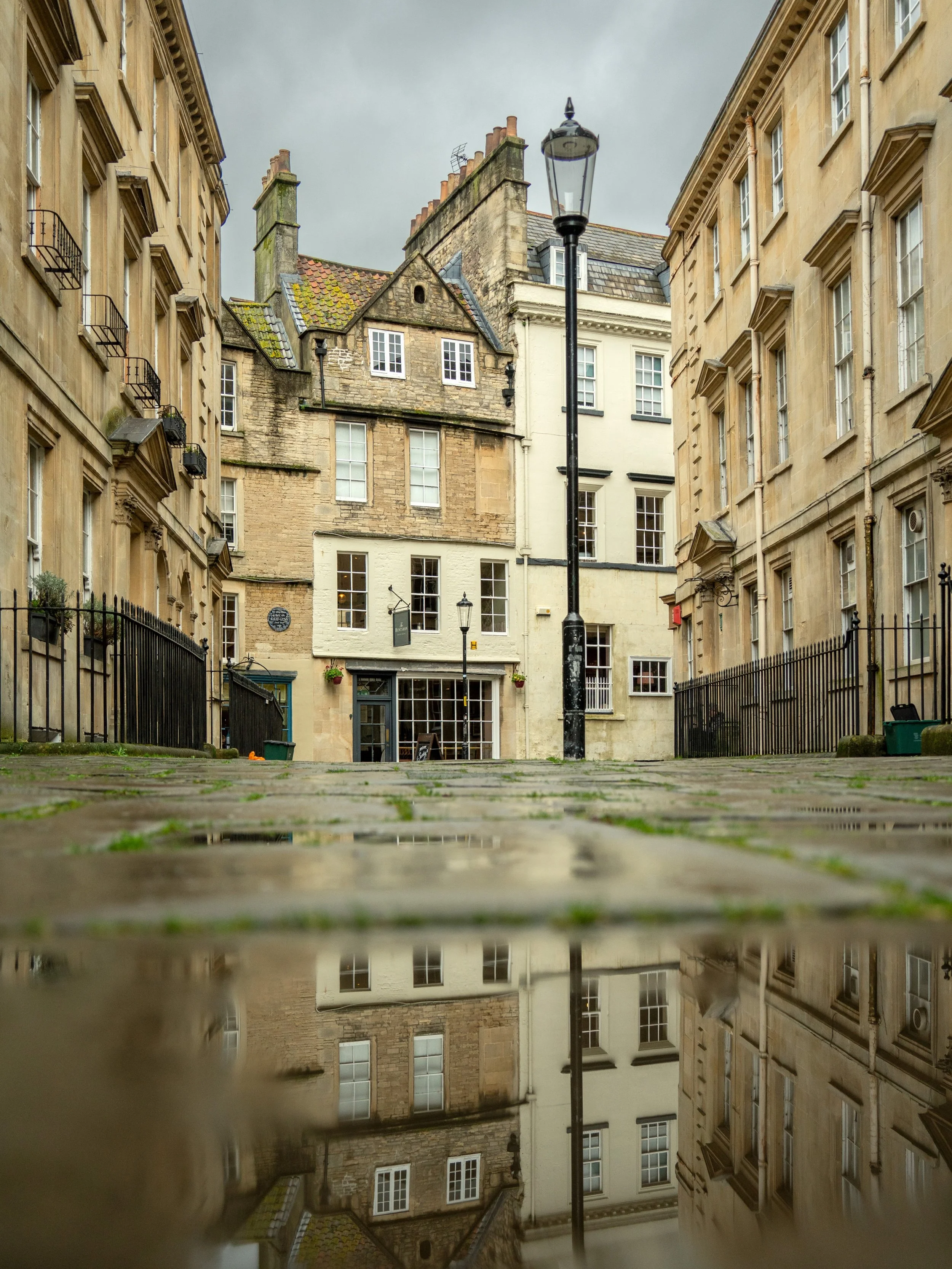 Even in the rain Bath still shines ✨

#bathengland #rainyweather #may #bathcity