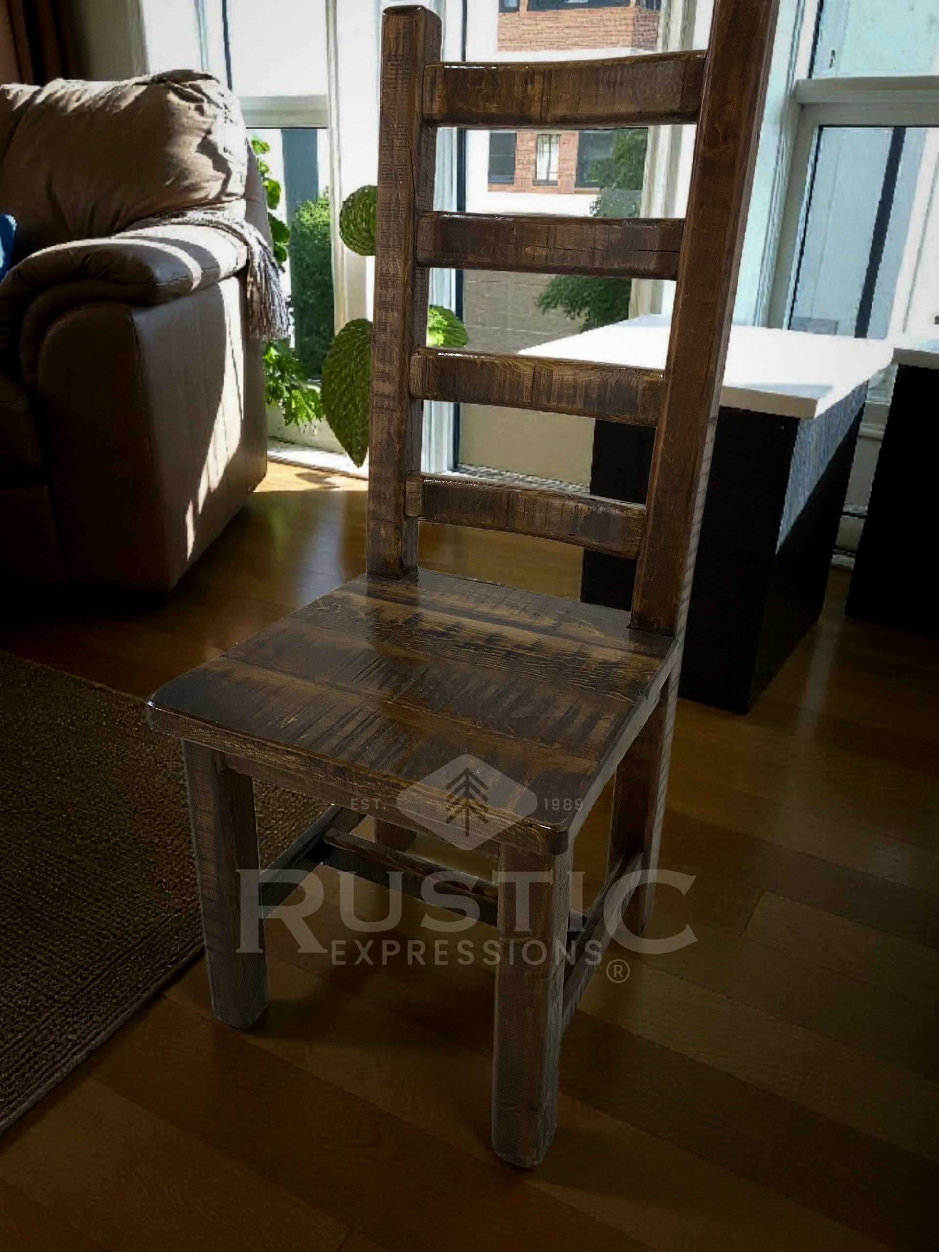Set-old-Fashion-Nevada-Dining-Table-and-Chihuahua-Chairs-(14).jpg