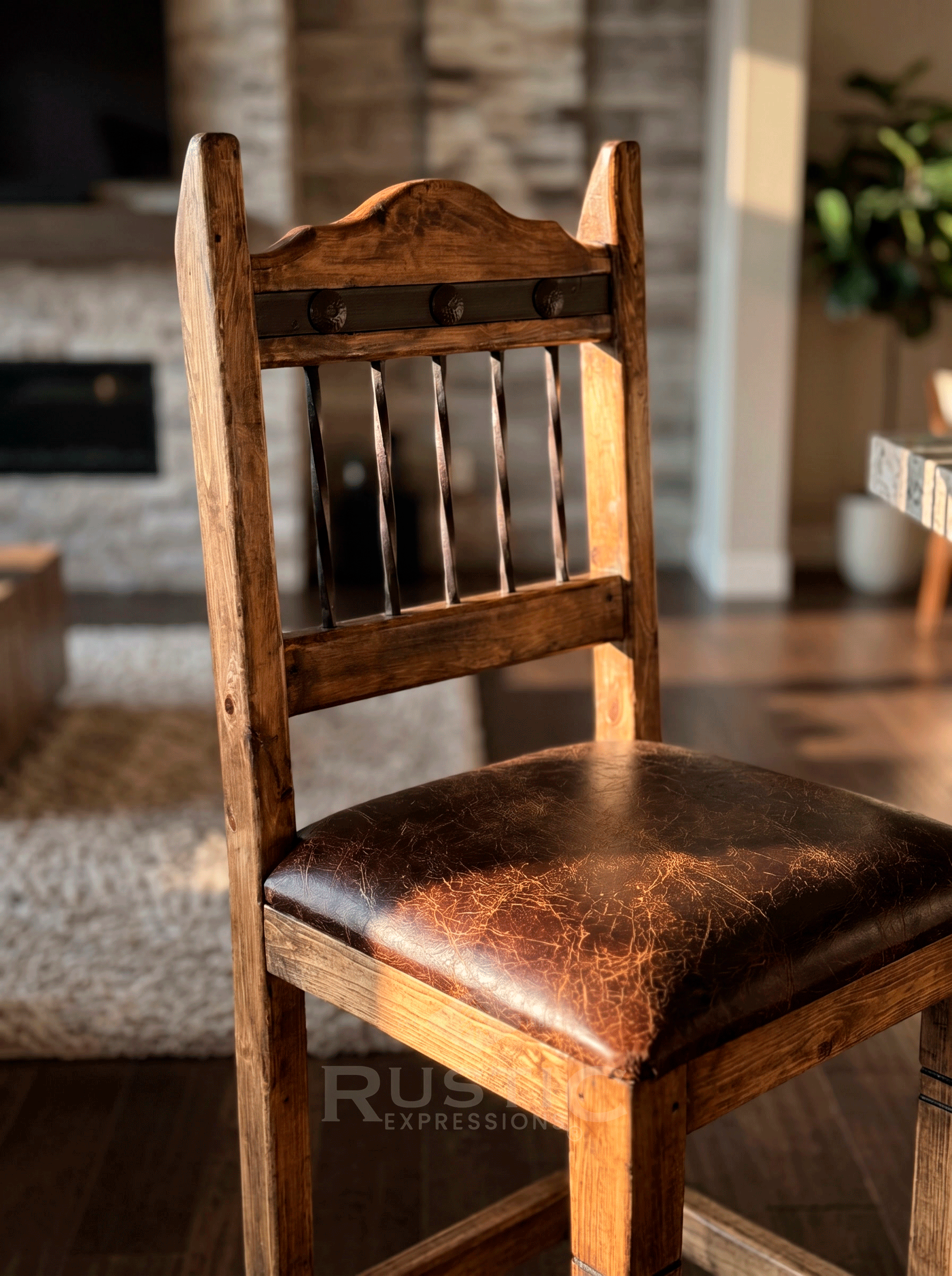 Pueblito Virginia Stool Leather Seat (6).gif