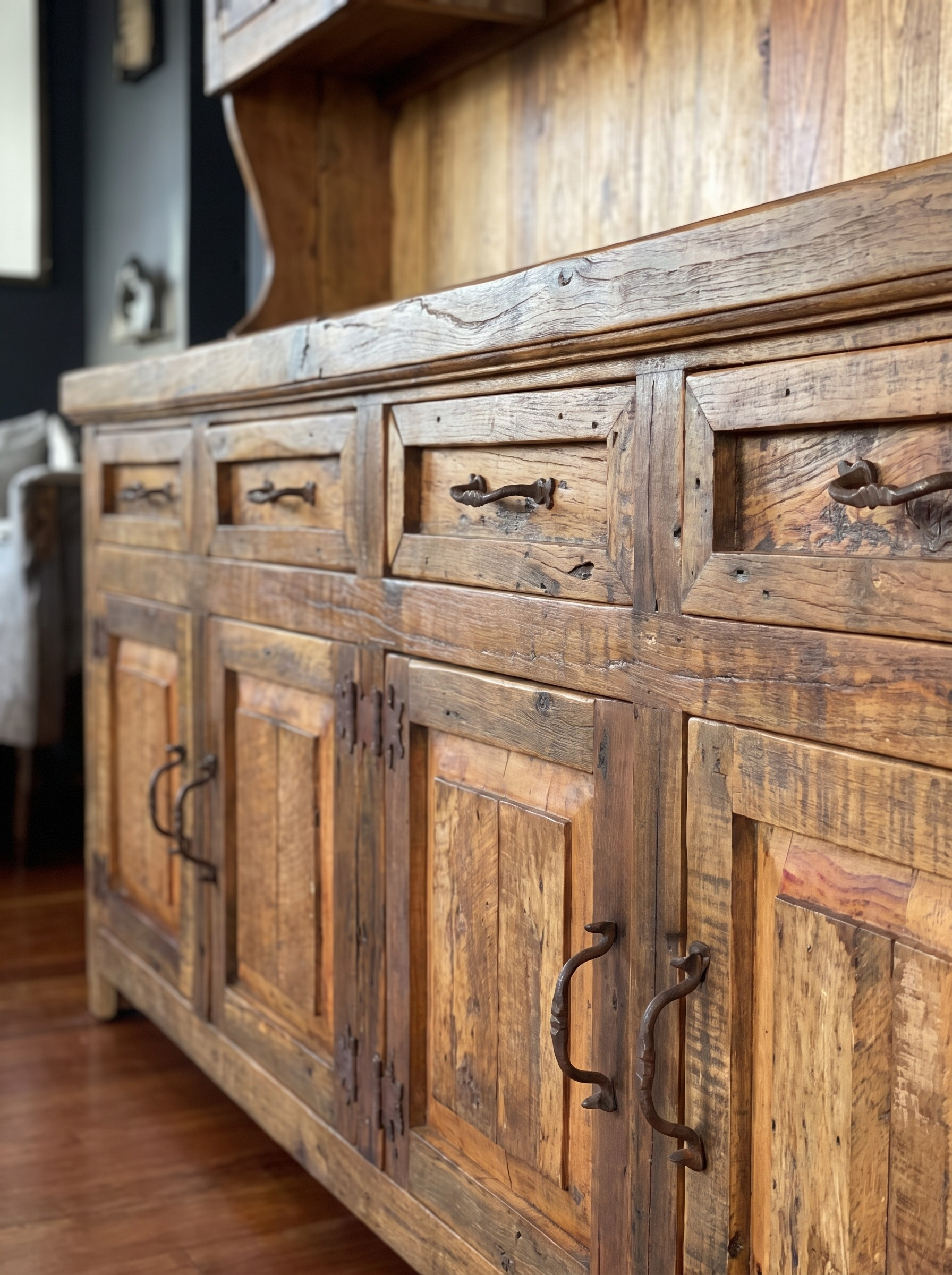 China Hutch6.png