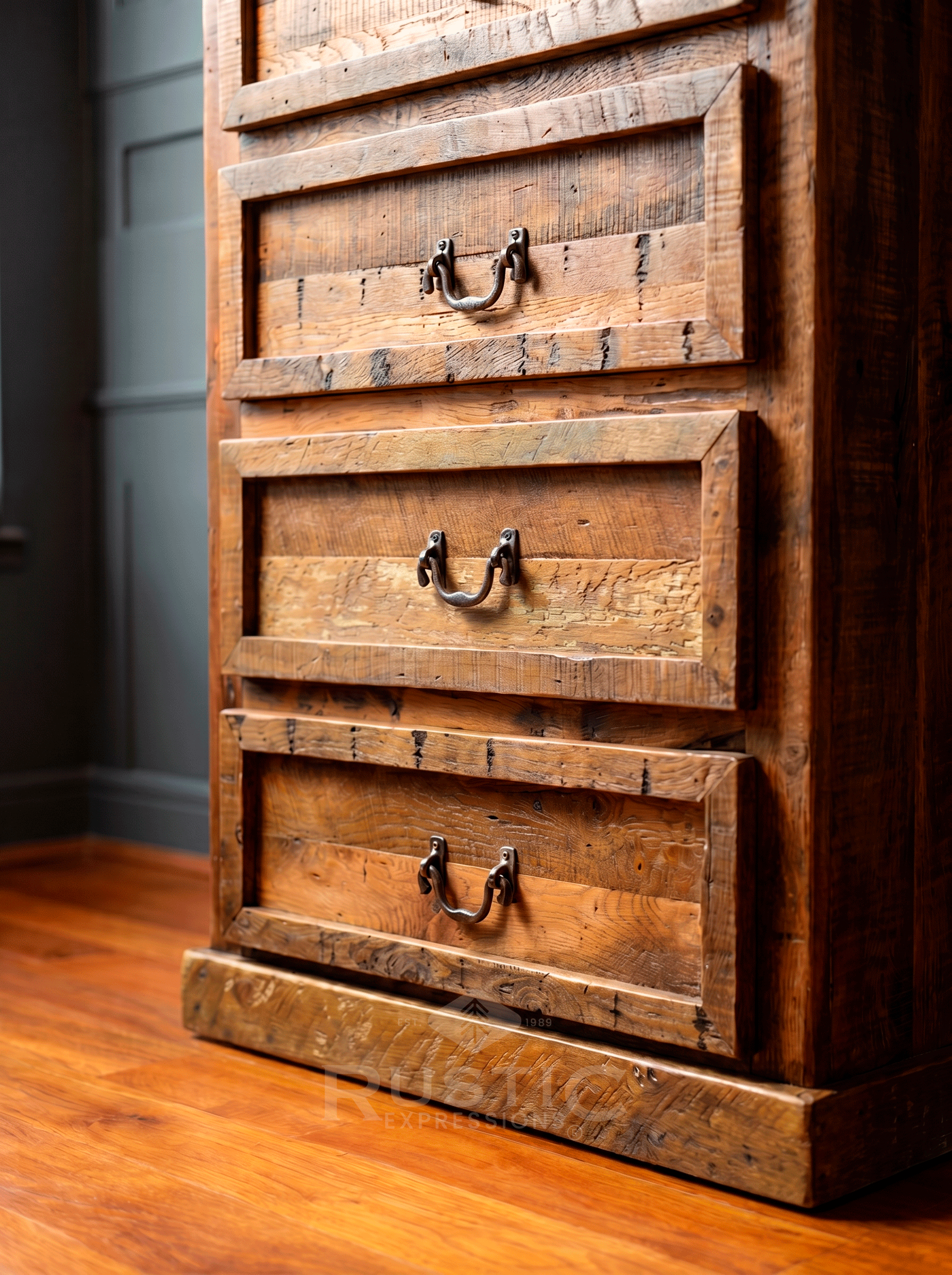 Old-Fashion-Chest-Of-Drawer-(4).gif