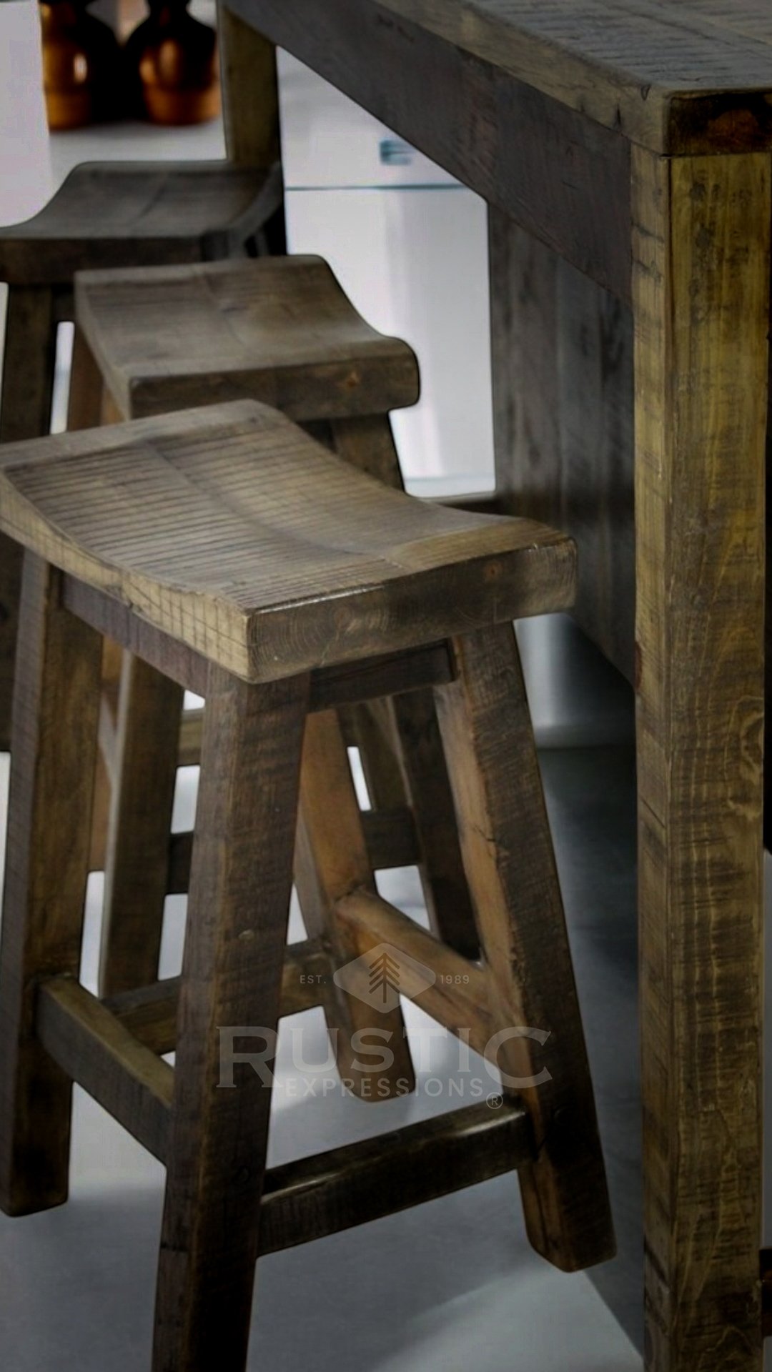 Old Fashion Saddle Stool