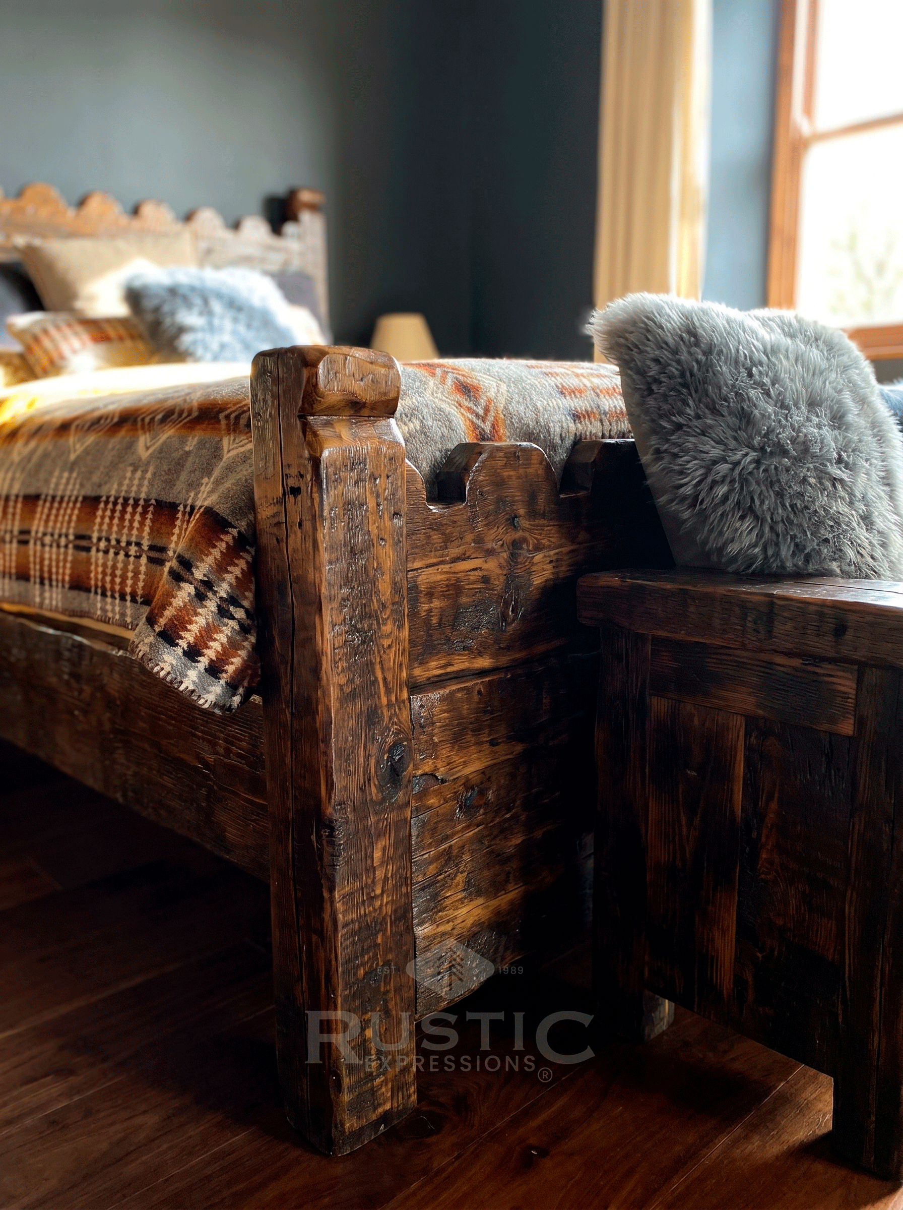 Old-Fashion-Castillo-Bed-(4).gif