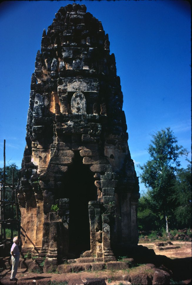 CA20 Sukothai Wat Saphan Hin Percy 12 1966.jpg