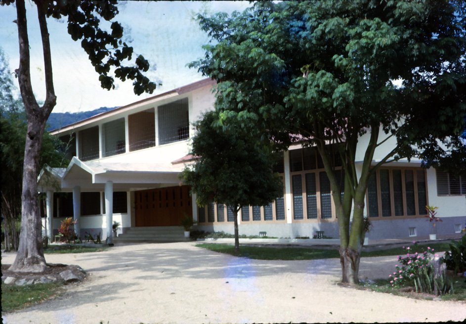AH03 Chiang mai university guest house 11 1964.jpg