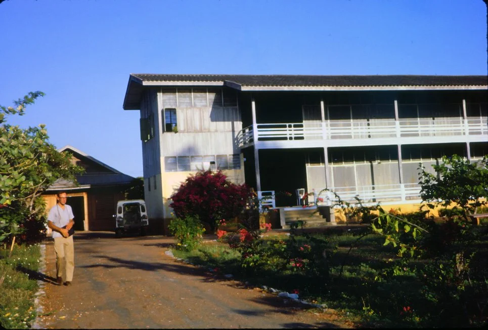 AM11 Prachuab Schoolhouse Philip Bradbeer 04 1965.jpg