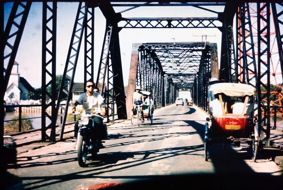 GA31a Chiang Mai old bridge 01 1967.jpg