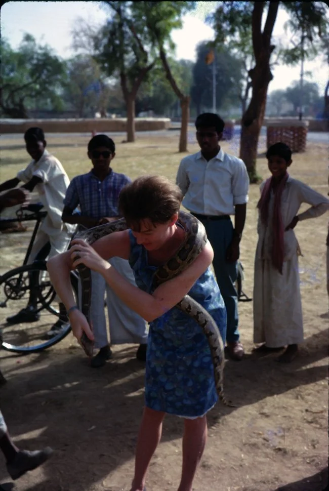 AR17 Agra Pat and Python 04 1966.jpg